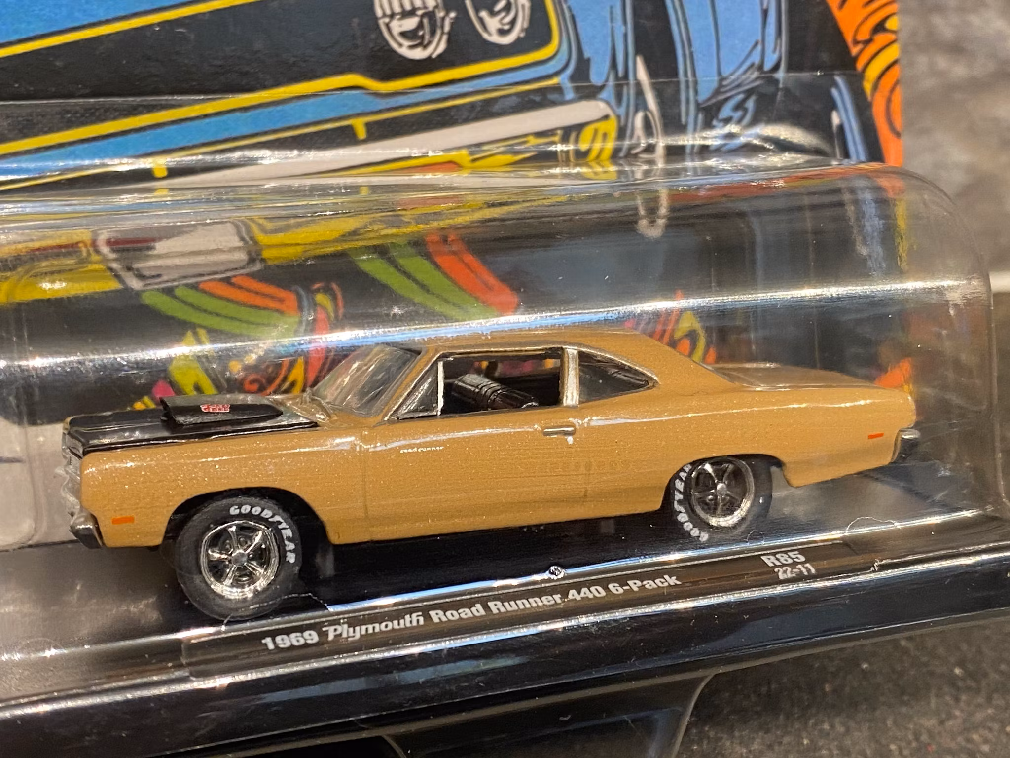 Skala 1/64 1969 Plymouth Road Runner 440 6-pack fr M2 Machines