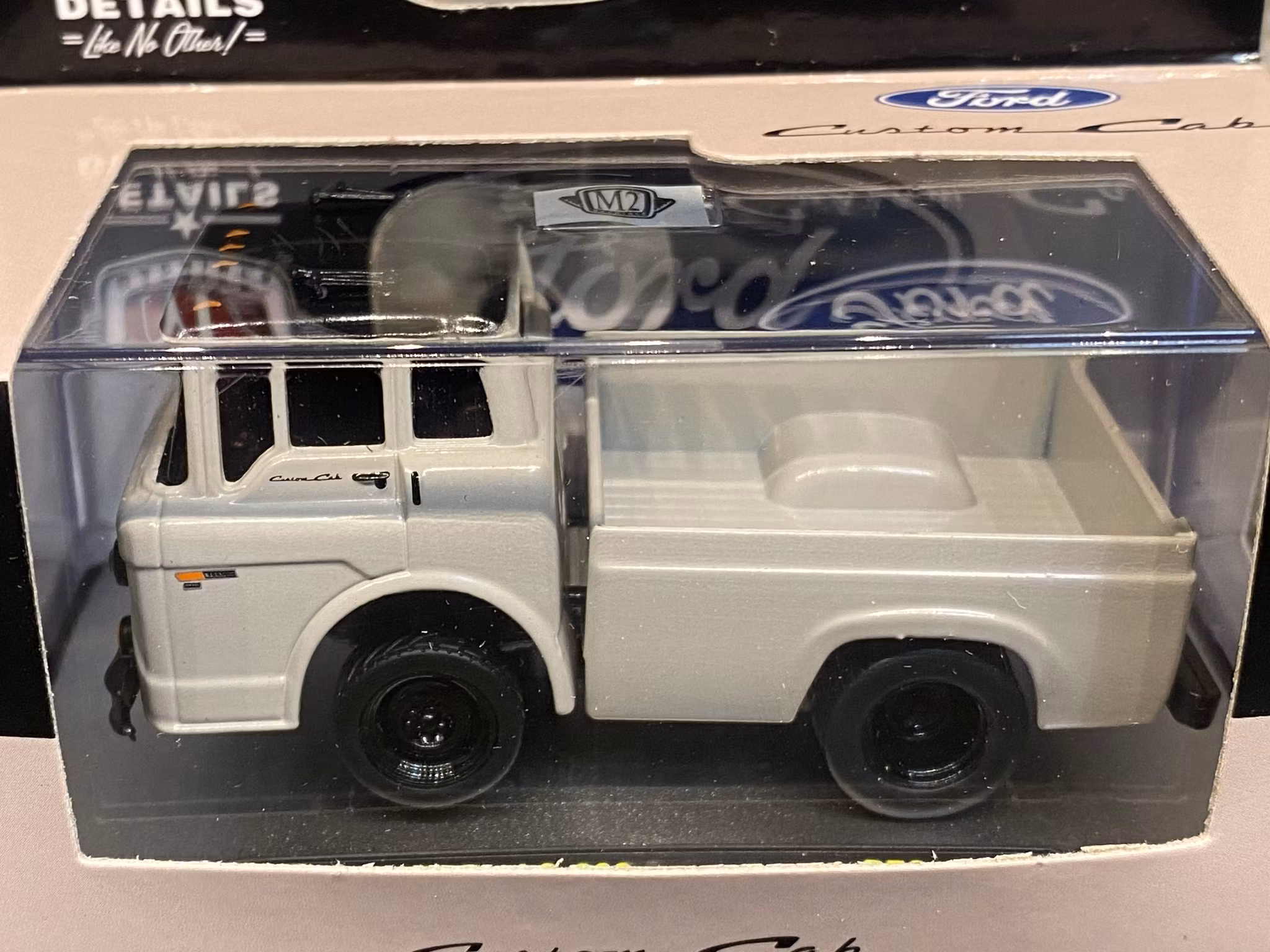 Skala 1/64 1970 Ford C600 fr M2 Machines, Lim.Ed 9600 ex