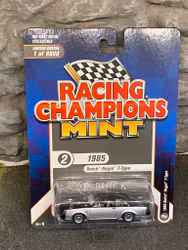 Skala 1/64 1985 Buick Regal T-type fr Racing Champions Mint
