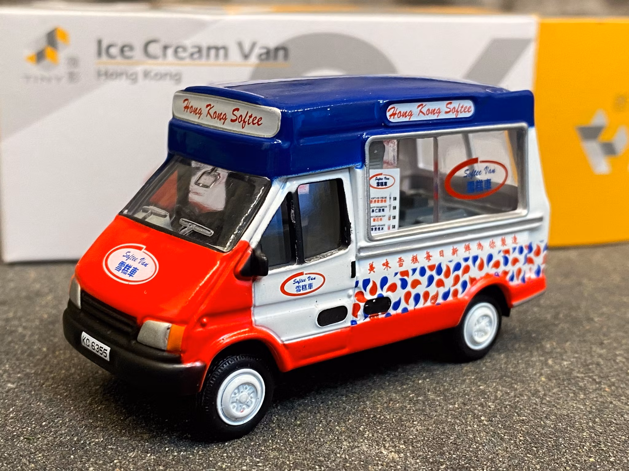 Skala 1/64 Ice Cream Van - Hong Kong fr Tiny Toys