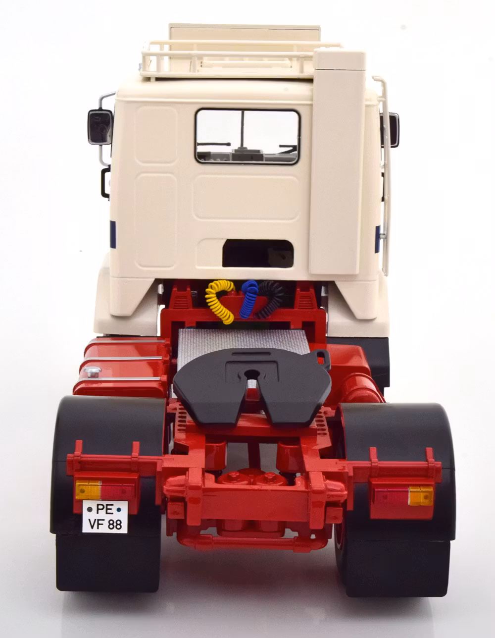 Skala 1/18 Volvo F88 Polar Express 1965 Road Kings / KK-scale