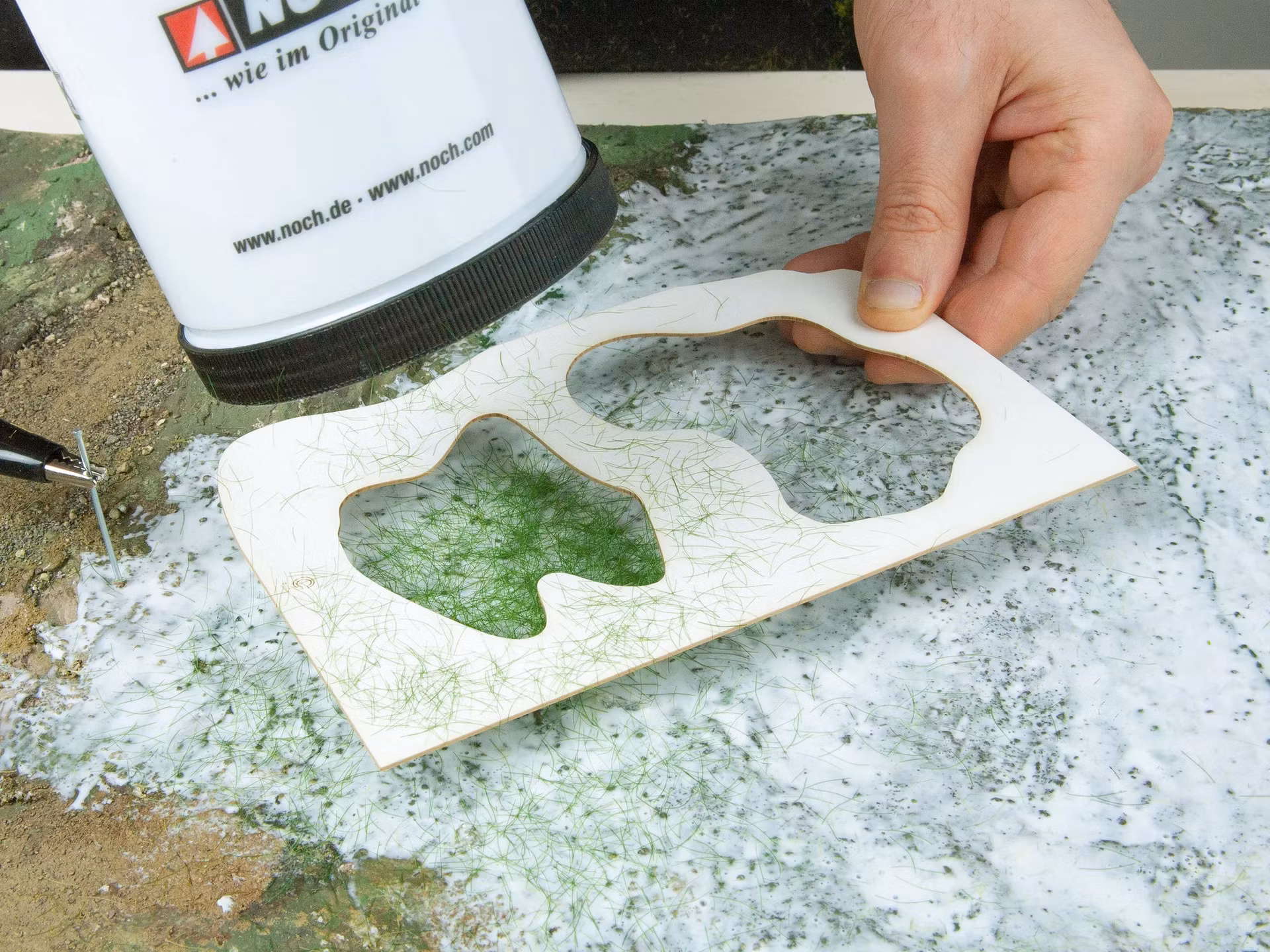 NOCH 60139 Gräs flockar Schablom 5x/Grass Flocking Templates 5x