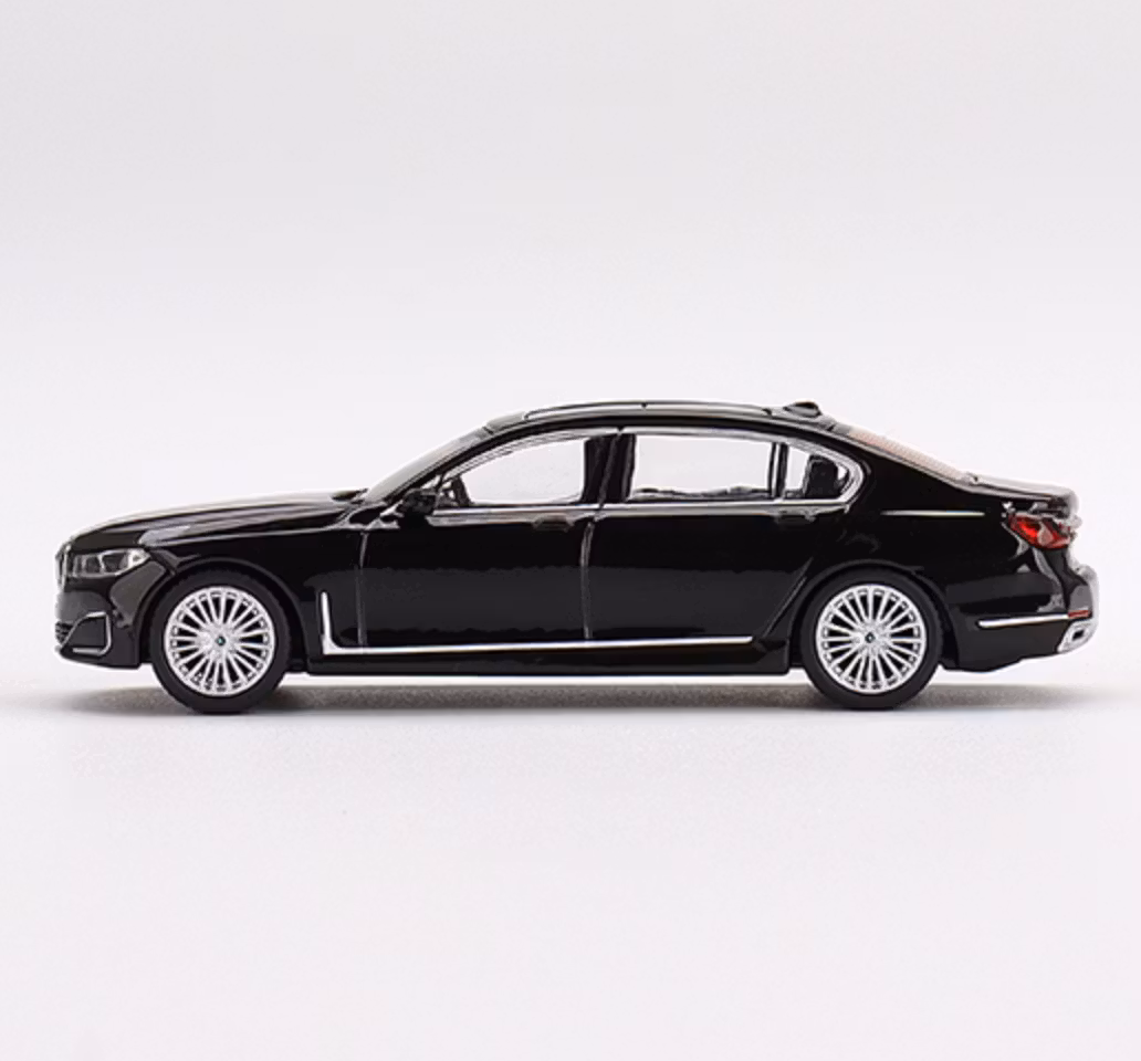 Skala 1/64 - BMW 750Li xDrive, Black Saphire fr MINI GT
