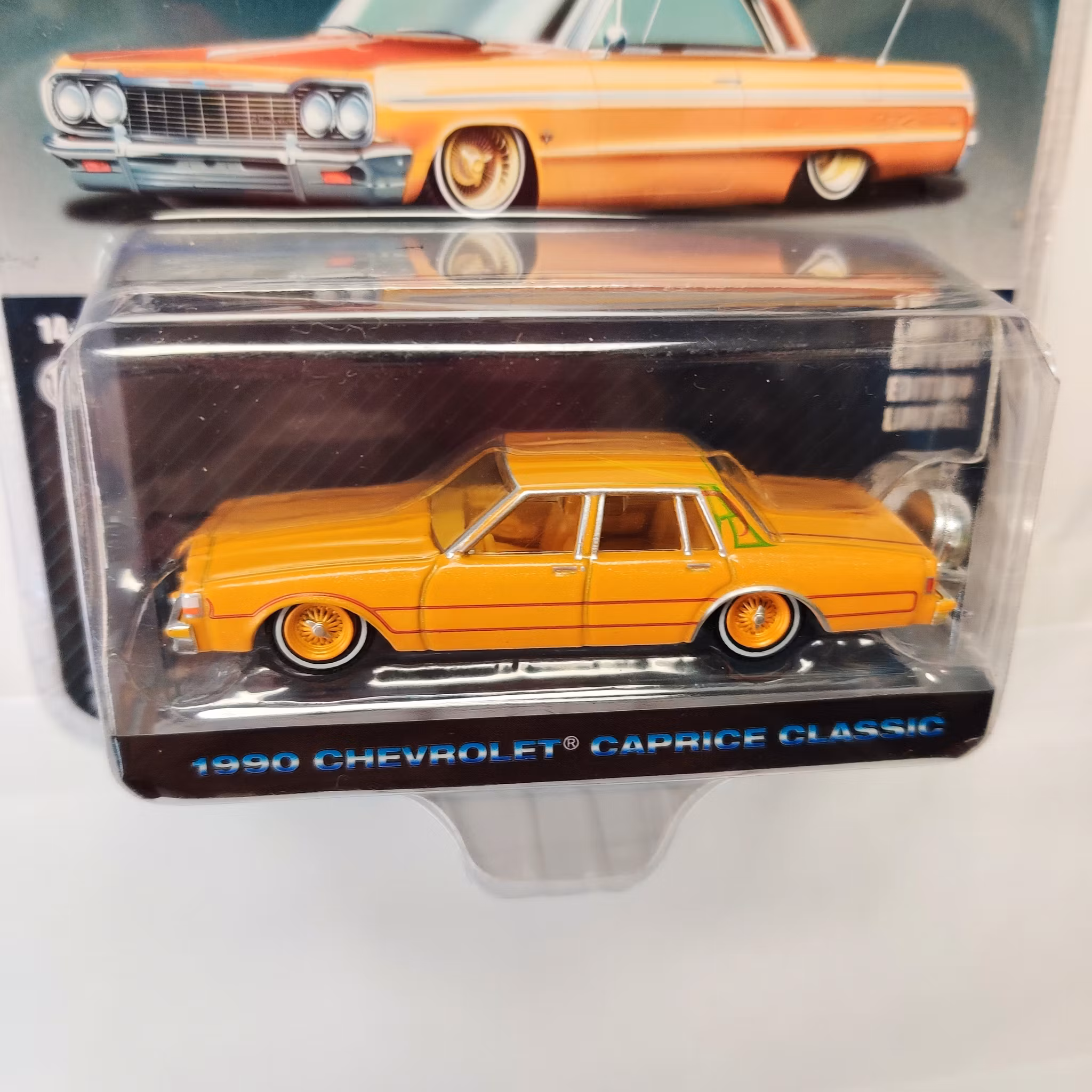 Skala 1/64 Chevrolet Caprice Classic 90' "California LowRiders" orange fr Greenlight