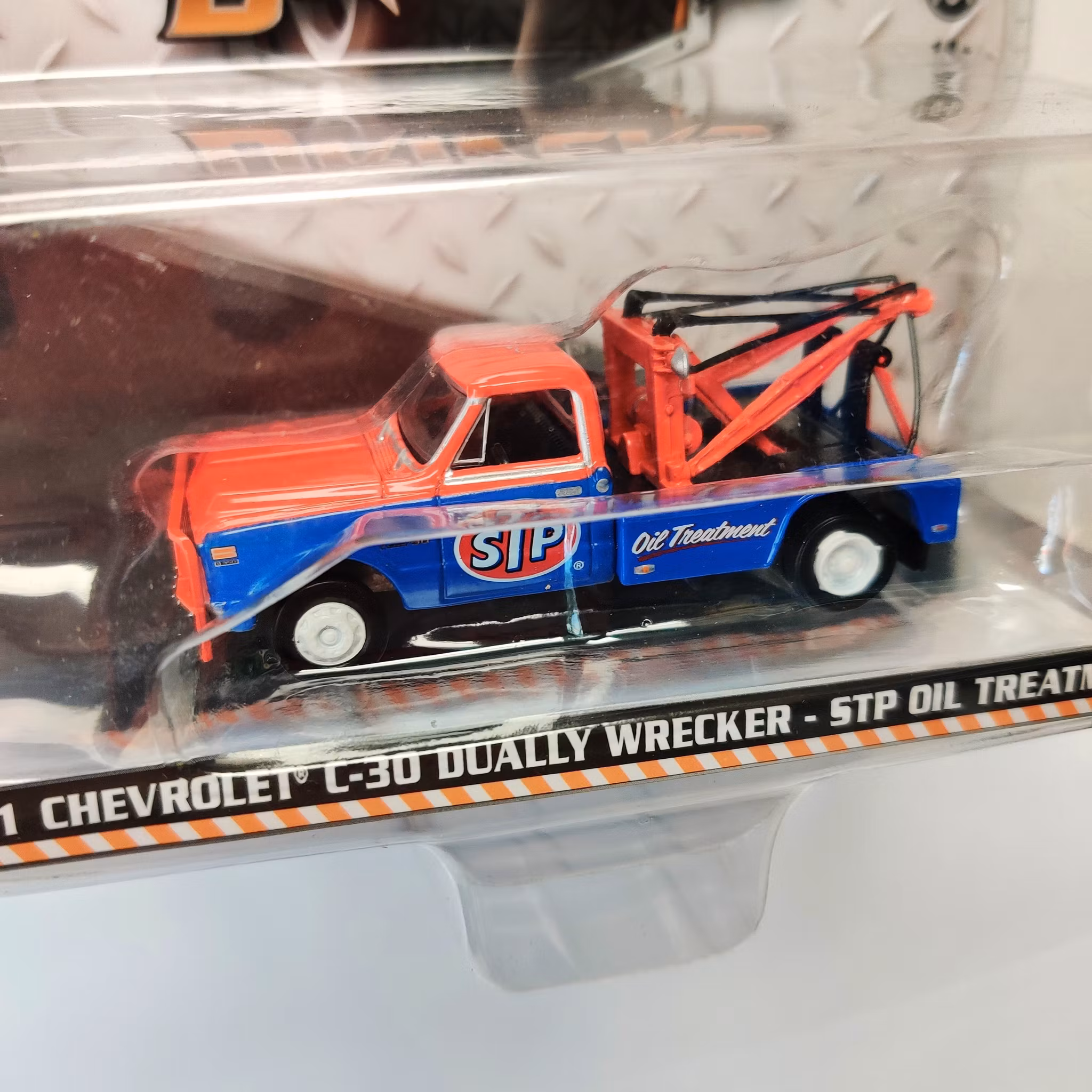 Skala 1/64 - Chevrolet C-30 Dually Wrecker 71' STP "Dually Drivers" fr GreenLight Lmt Ed