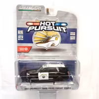 Skala 1/64 Chevrolet Tahoe Police Pursuit Vehicle 21' Californa "Hot Pursuit" från Greenlight