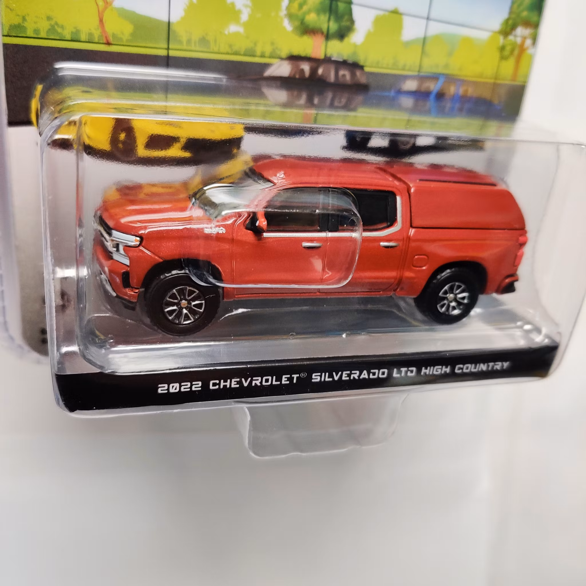 Skala 1/64 Chevrolet Silverado LTD High Country 22' "Showroom Floor" Ser.2 fr Greenlight