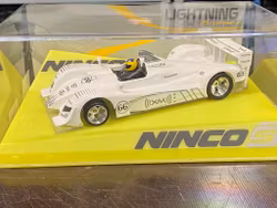 Skala 1/32 Analog NINCO Bil till Bilbana: Ninco Acura LMP2 No.66 (((XM))) Lightning White