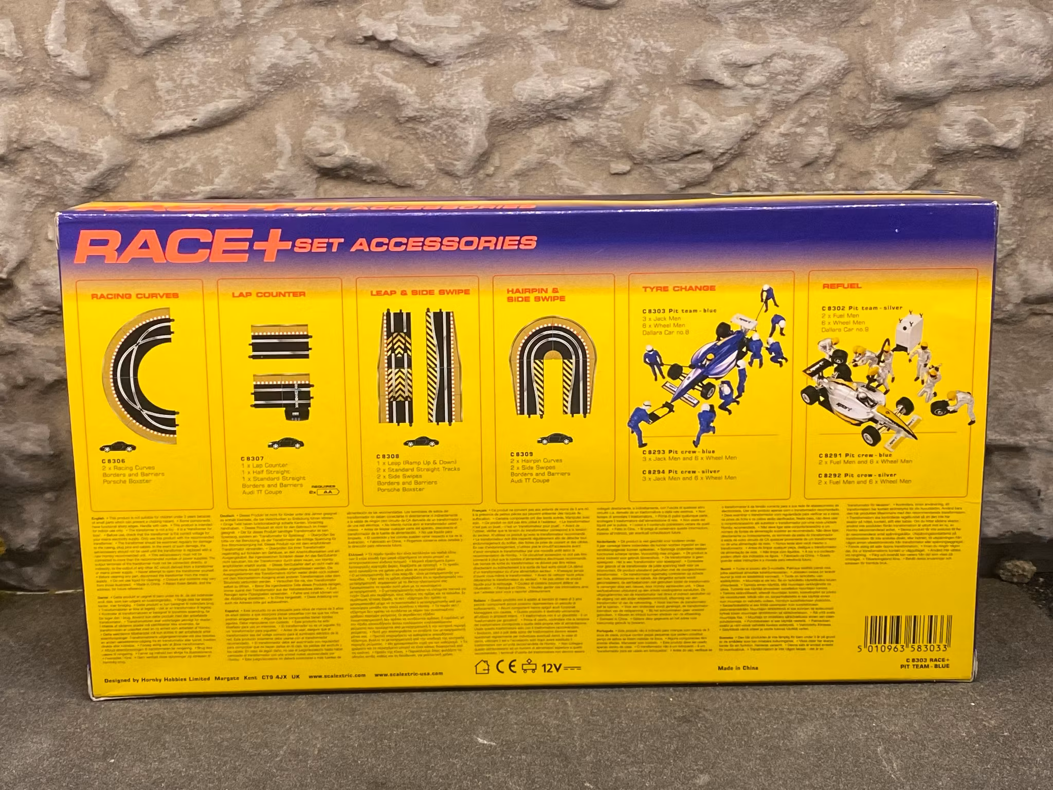 Skala 1/32 Race Set Accesories + Analog Slotcar - 10 figures + car w driver fr Scalextric