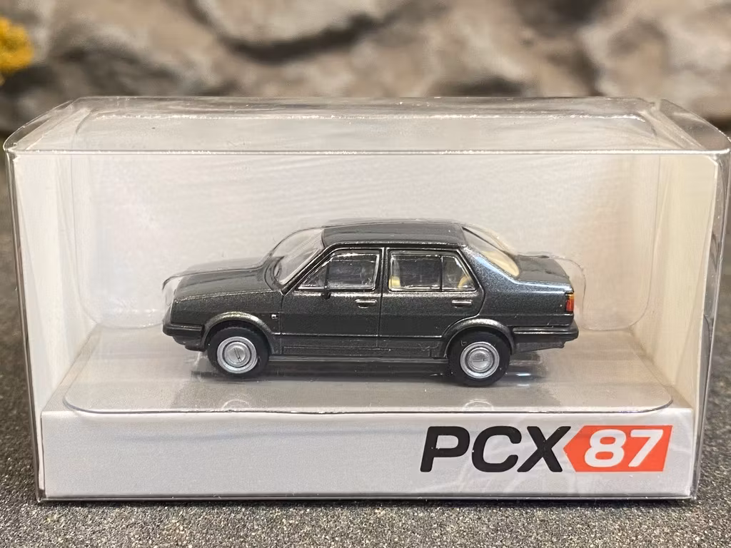 Skala 1/87 - Volkswagen Jetta II, Dark grey metallic fr PCX87