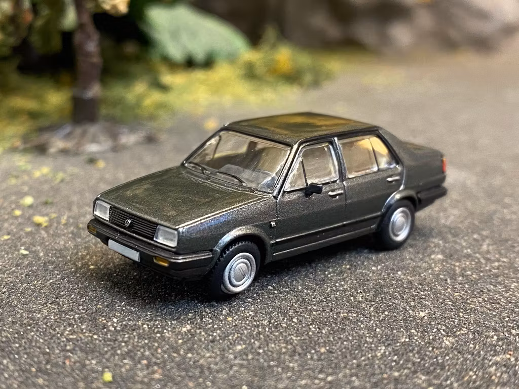 Skala 1/87 - Volkswagen Jetta II, Dark grey metallic fr PCX87