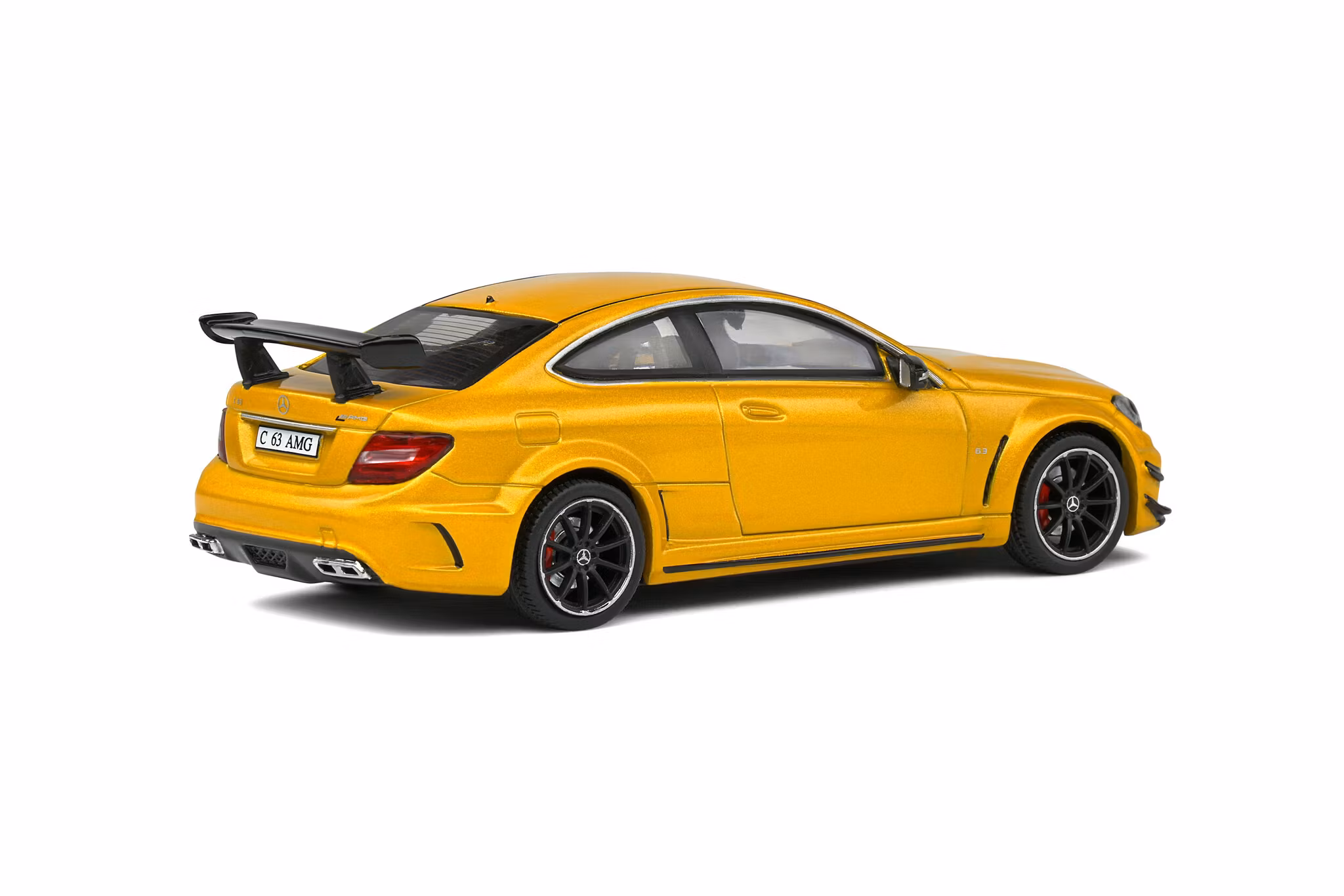 Skala 1/43 Mercedes-Benz C63 AMG Black series, Solarbeam yellow, 2012' fr Solido