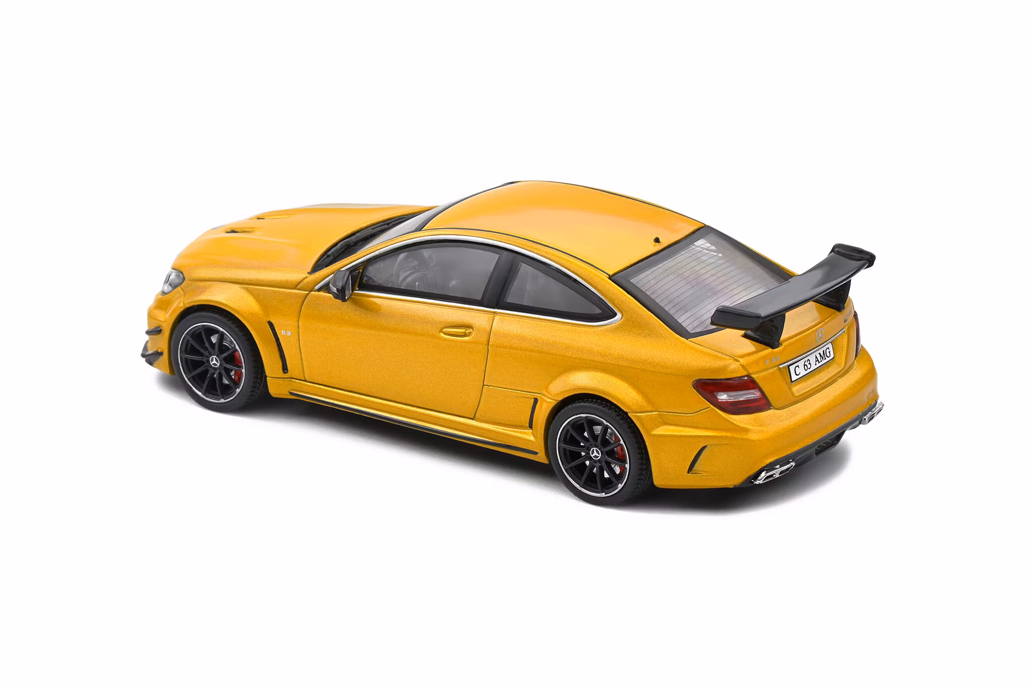 Skala 1/43 Mercedes-Benz C63 AMG Black series, Solarbeam yellow, 2012' fr Solido