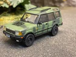 Skala 1/64 Military equipped Land Rover Discovery 1 w accessories fr BM Creations + MG