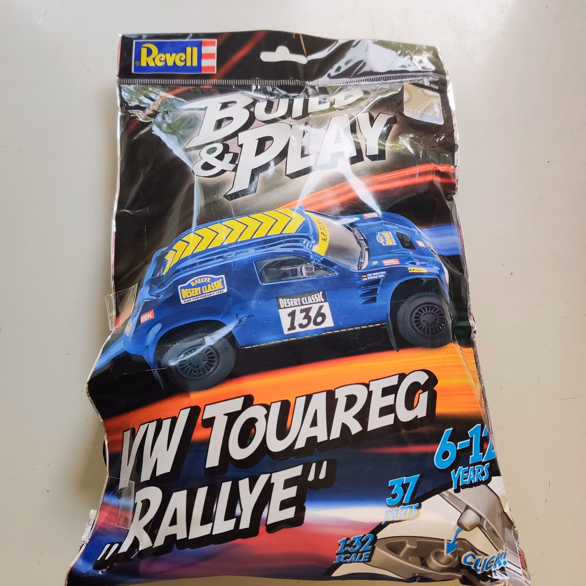 Skala 1/32 Revell "Build And Play" VW Volkswagen Touareg Rallye 06400 (Oöppnad)