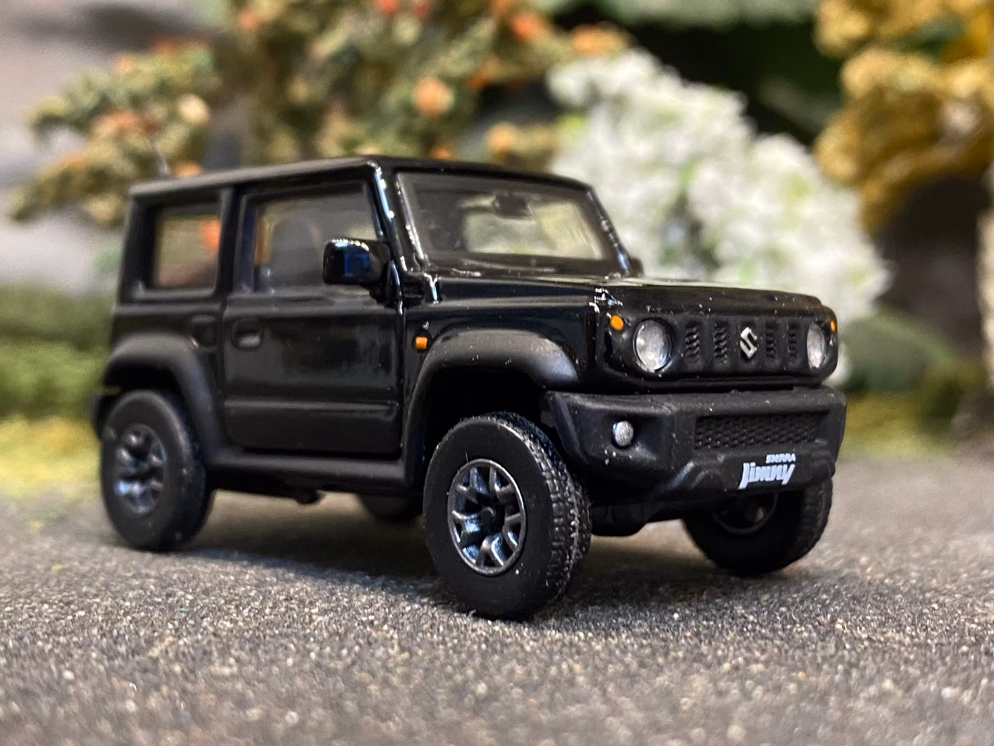 Skala 1/64 Suzuki Jimny Sierra, Black w extra tires - BM Creations