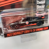 Skala 1/64 Chevrolet Corvette C8 Stingray Coupe 22' ADAM'S "Running on Empty" fr Greenlight
