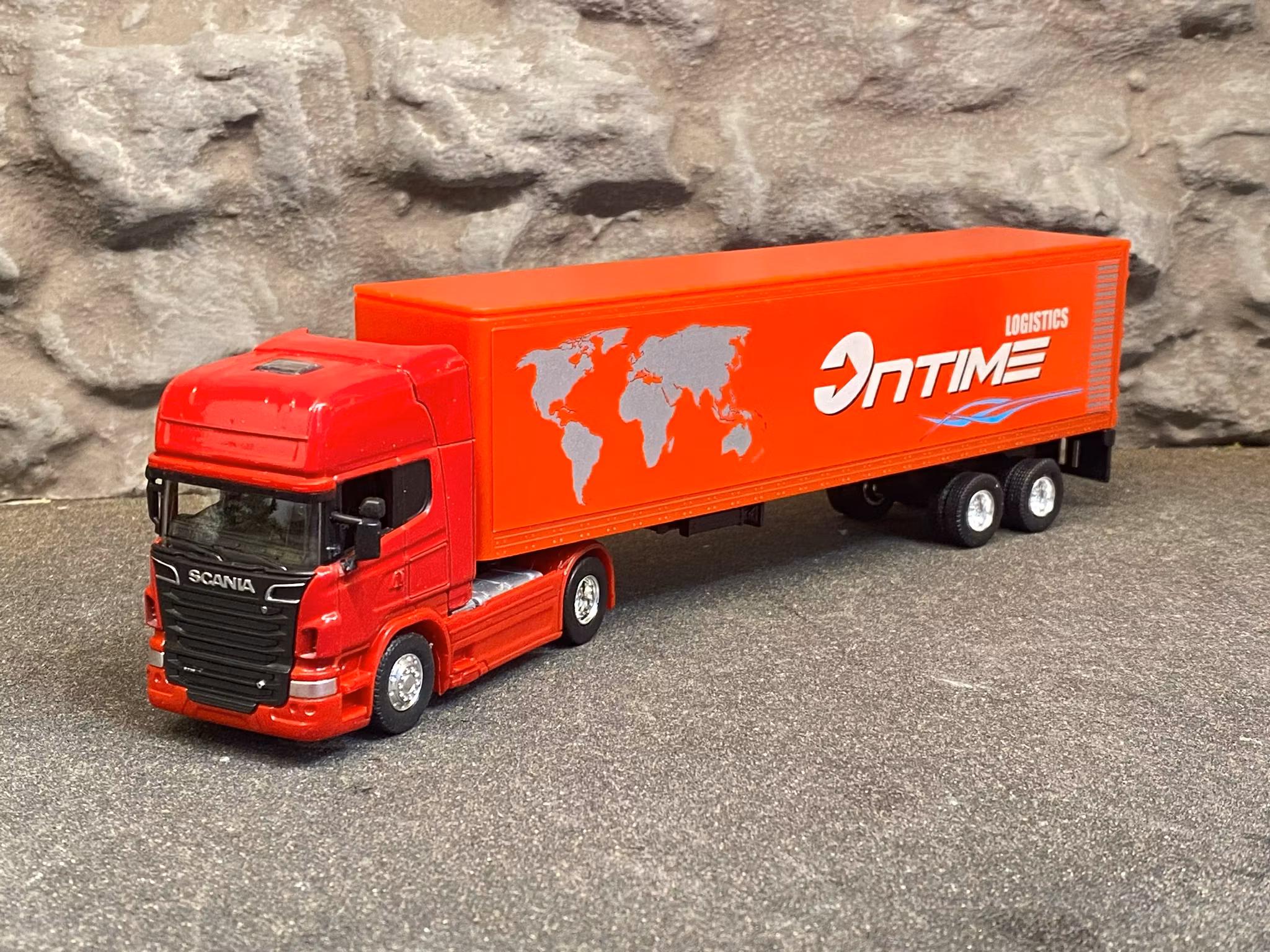 Skala 1/64 - Scania V8 R730 w trailer "Ontime Logistics", red fr Welly