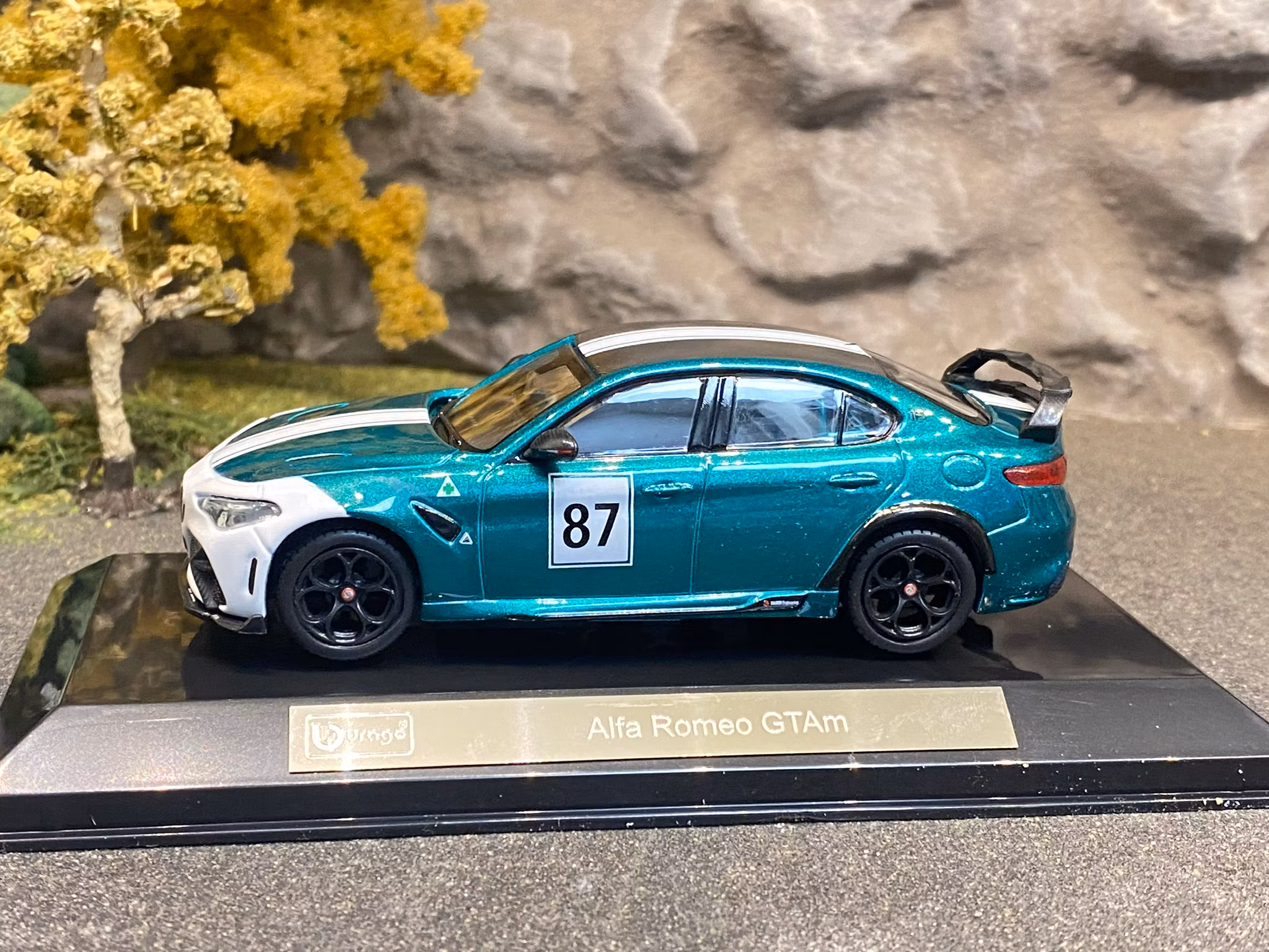 Skala 1/43 Alfa Romeo GTAm, fr Bburago "Race"