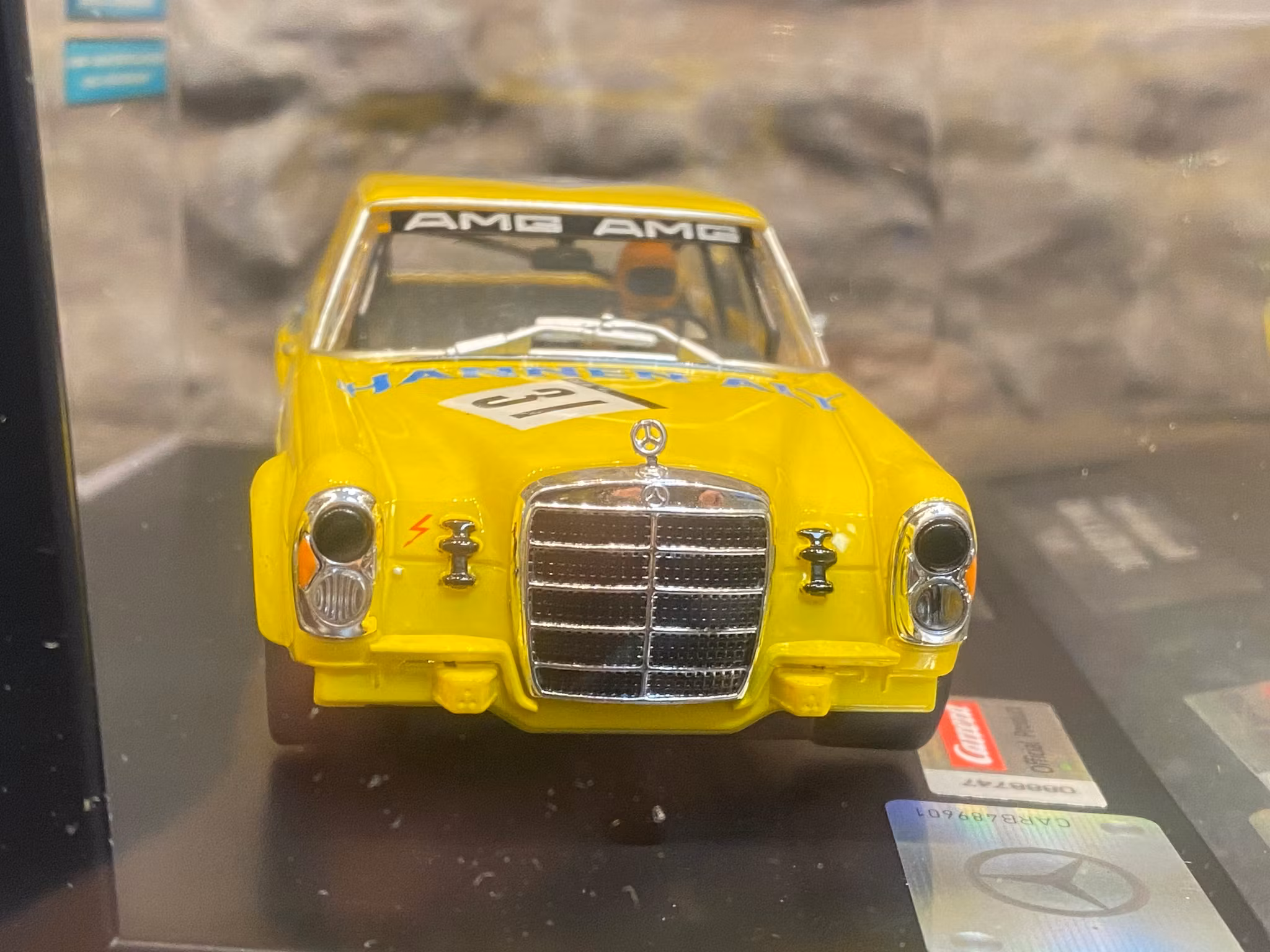 Skala 1/32 Analoge slotcar fr Carrera: Mercedes-Benz 300 SEL 6.3 AMG "No.31" Yellow