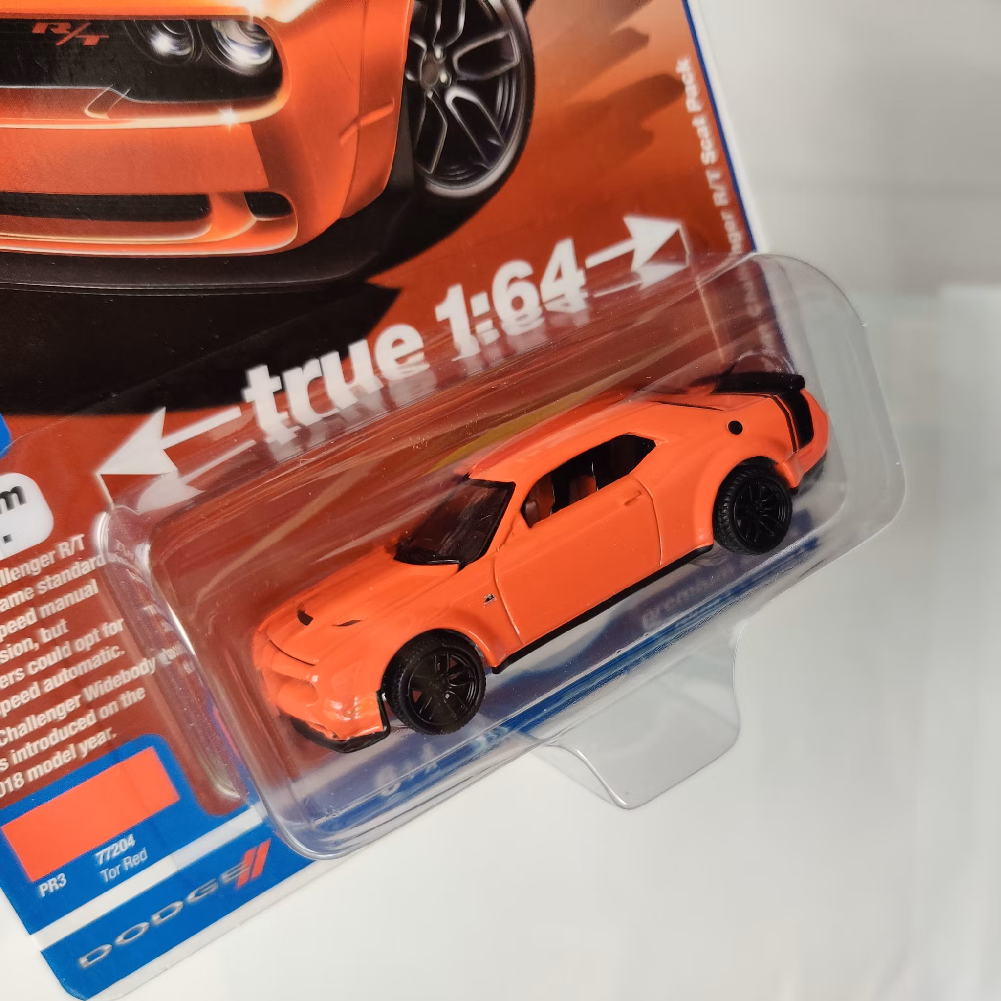 Skala 1/64 - Dodge Challenger R/T Scat Pack 19' Rel.3 Ver.A från Auto World
