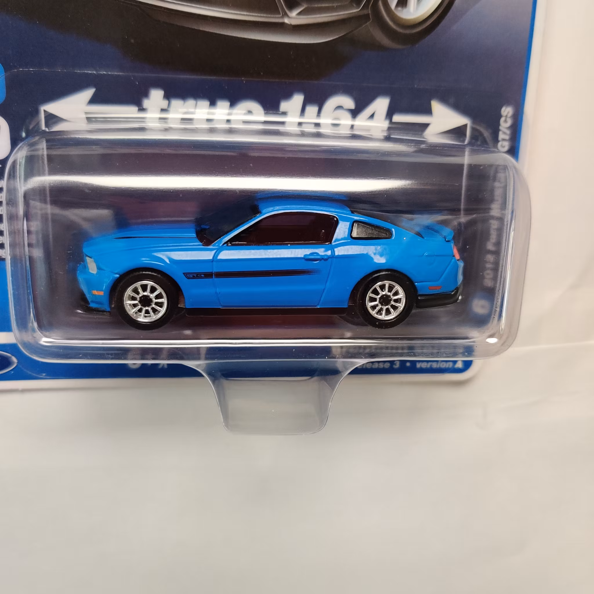 Skala 1/64 - Ford Mustang GT/CS 12' Rel.3 Ver.A från Auto World