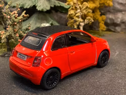 Skala 1/24 (1/28) Fiat 500e, Red fr Kinsmart