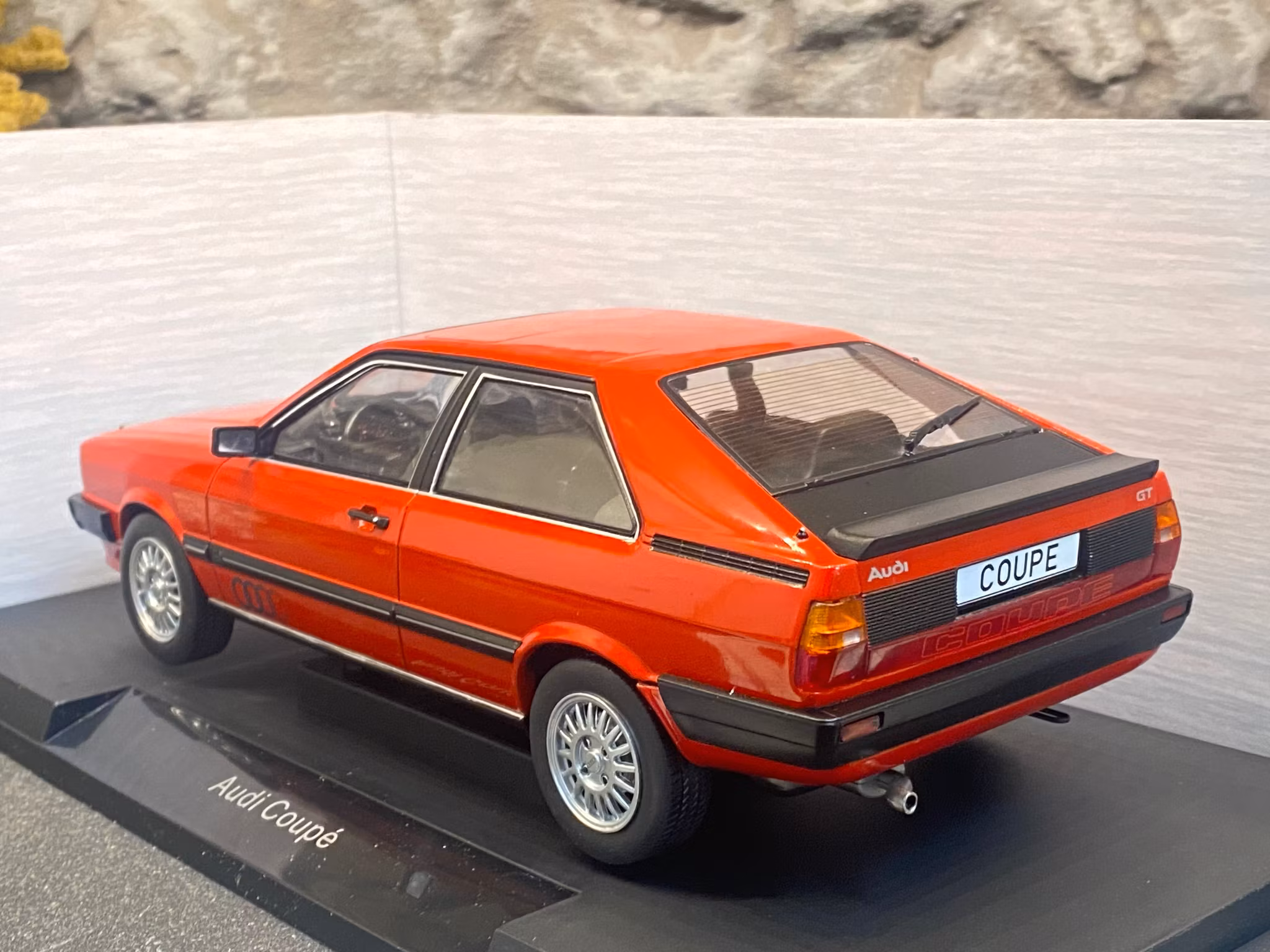 Skala 1/18 Audi Coupe GT, red fr MCG / Model Car Group