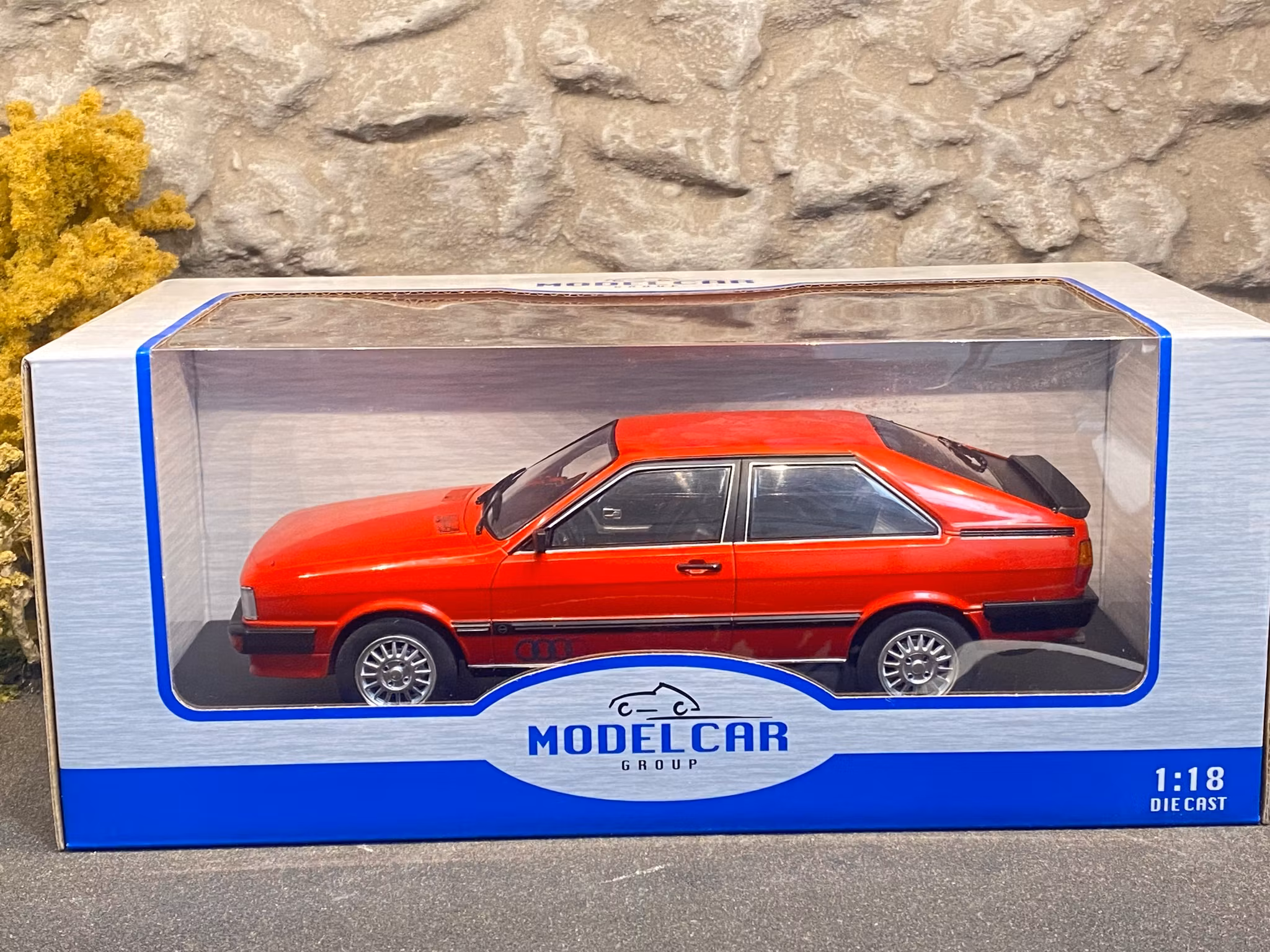 Skala 1/18 Audi Coupe GT, red fr MCG / Model Car Group