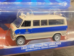 Skala 1/64 Ford Econoline 69' Ambulance, Ontario "First Responders" fr Greenlight