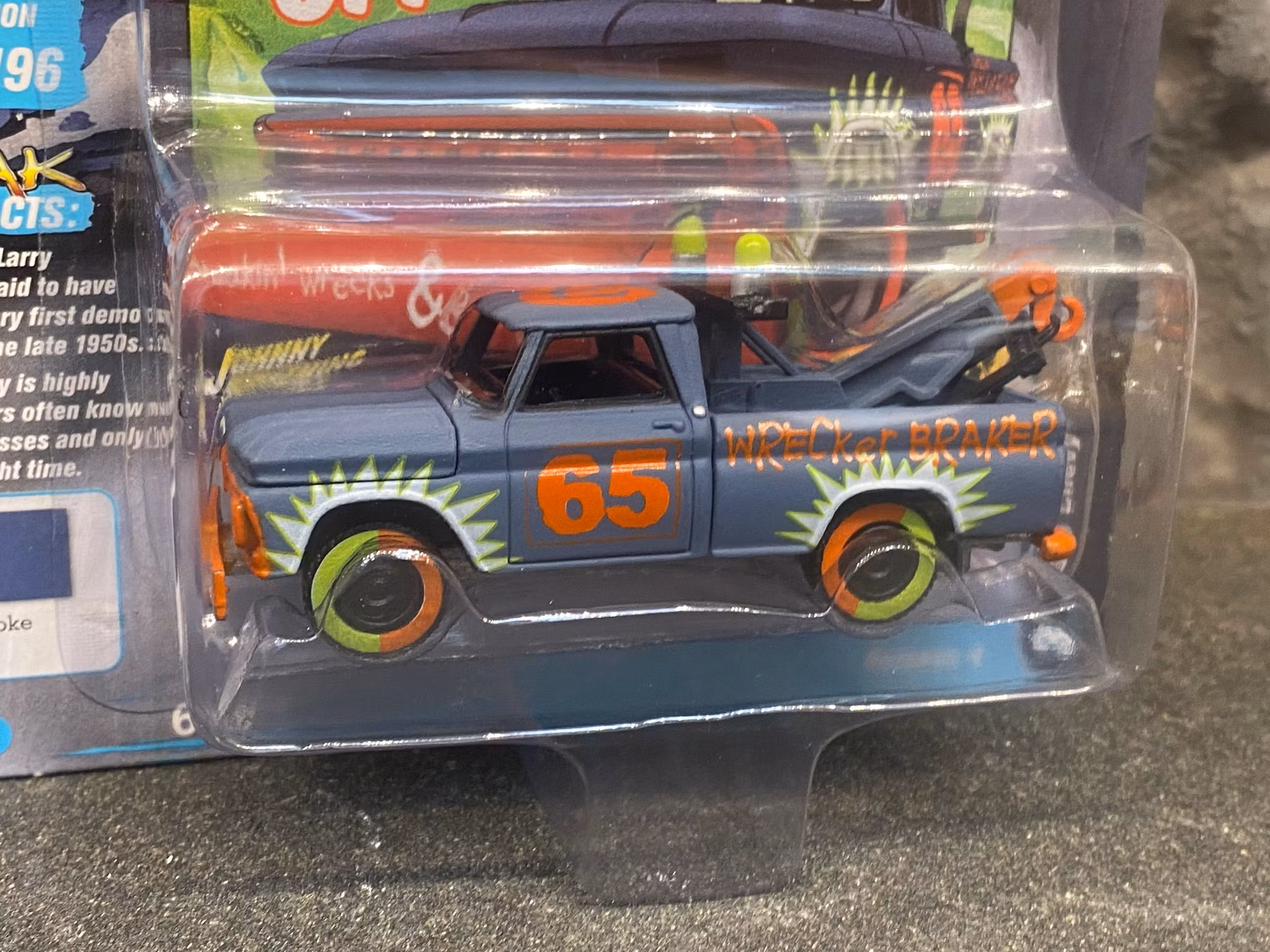 Skala 1/64 Chevrolet Truck Tow Truck, Demolition Derby, Flat Smoke fr Johnny Lightning