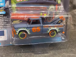 Skala 1/64 Chevrolet Truck Tow Truck, Demolition Derby, Flat Smoke fr Johnny Lightning