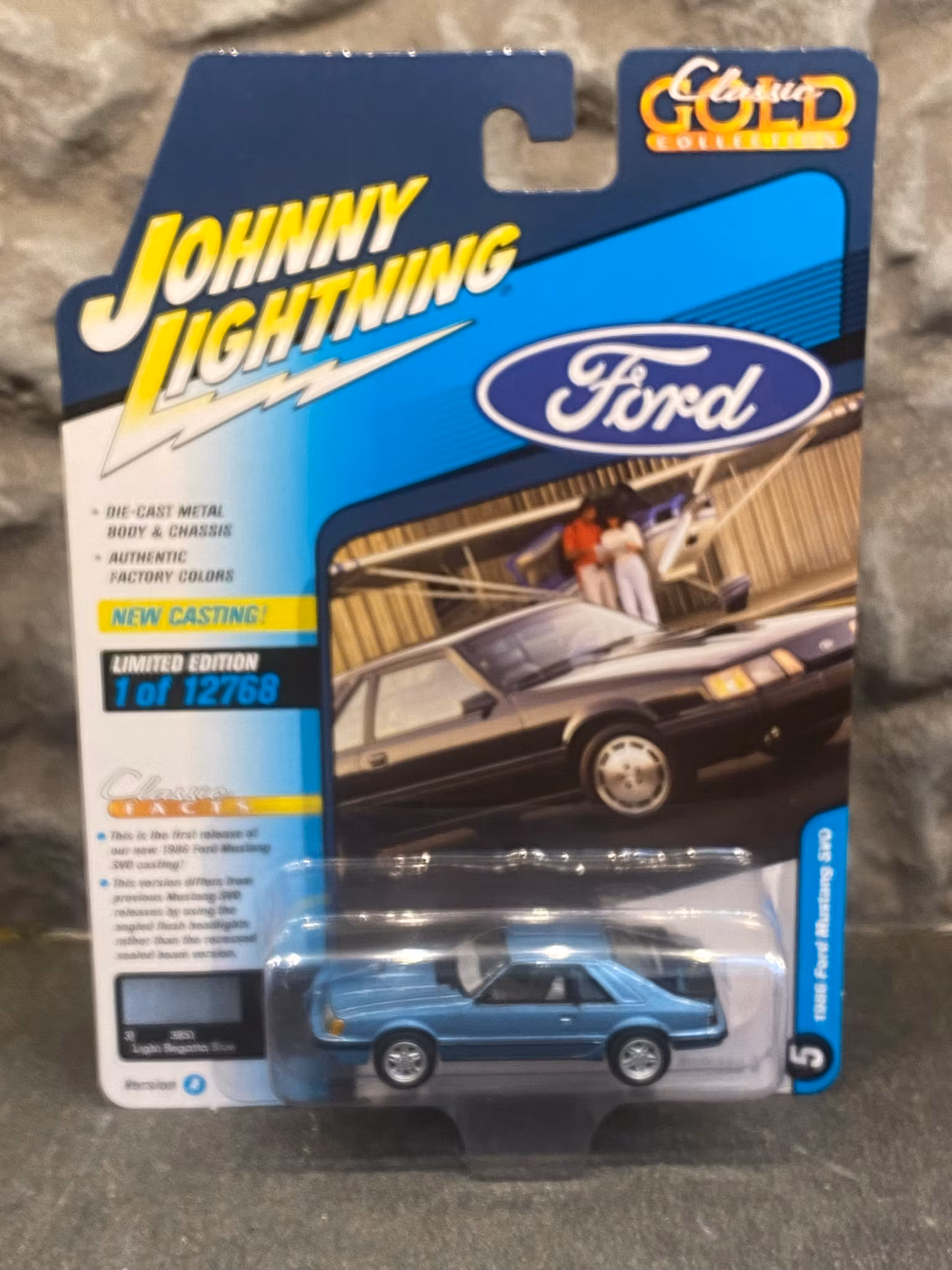 Skala 1/64 - Ford Mustang SVO 1986' Rel.2, Light Regata Blue fr Johnny Lightning