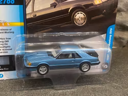 Skala 1/64 - Ford Mustang SVO 1986' Rel.2, Light Regata Blue fr Johnny Lightning