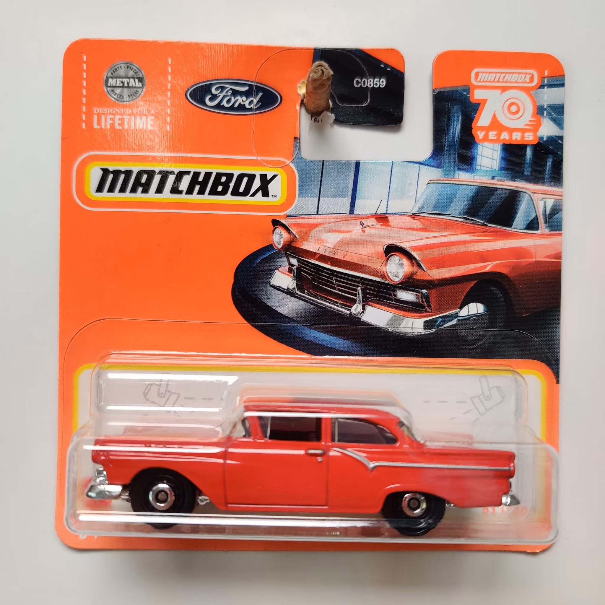 Skala 1/64 Matchbox 70-years: Ford Custom 300