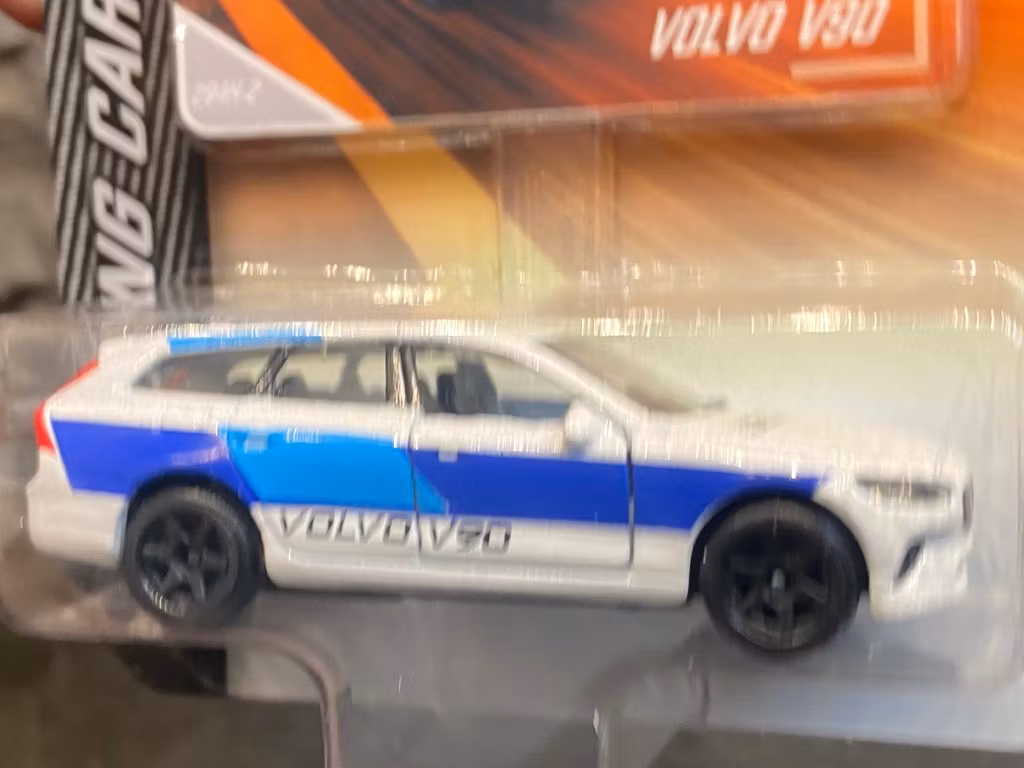 NEW! Skala 1/64 Volvo V90 - Racing cars fr Majorette