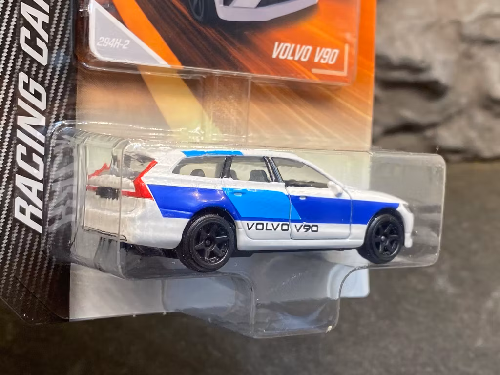 NEW! Skala 1/64 Volvo V90 - Racing cars fr Majorette