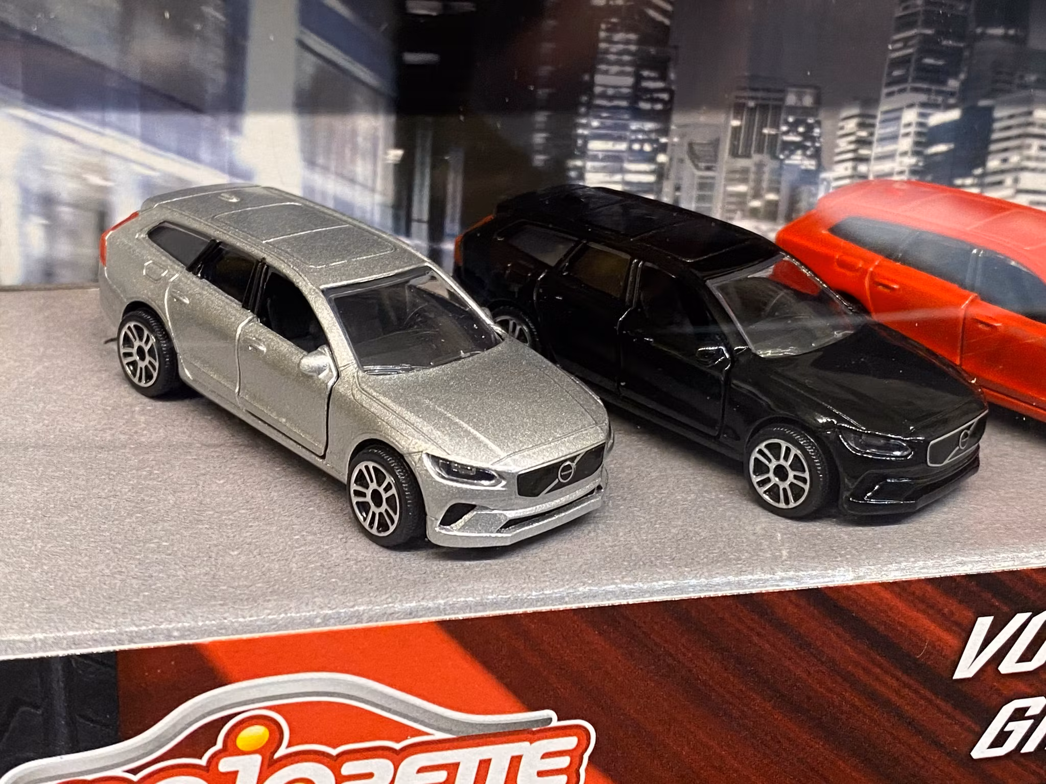 NEW! Skala 1/64 Volvo V90 Giftpack 5-pack fr Majorette