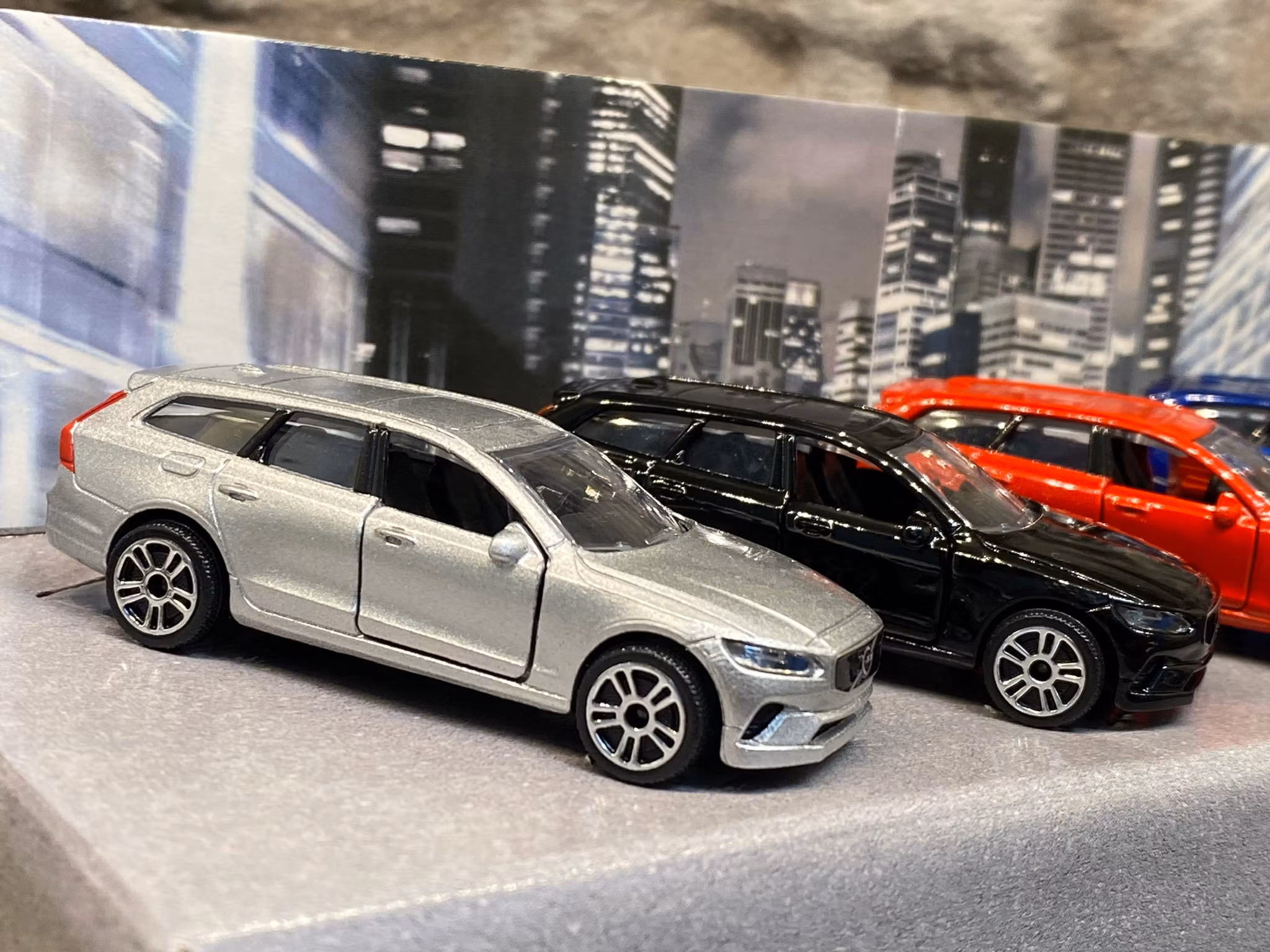 NEW! Skala 1/64 Volvo V90 Giftpack 5-pack fr Majorette