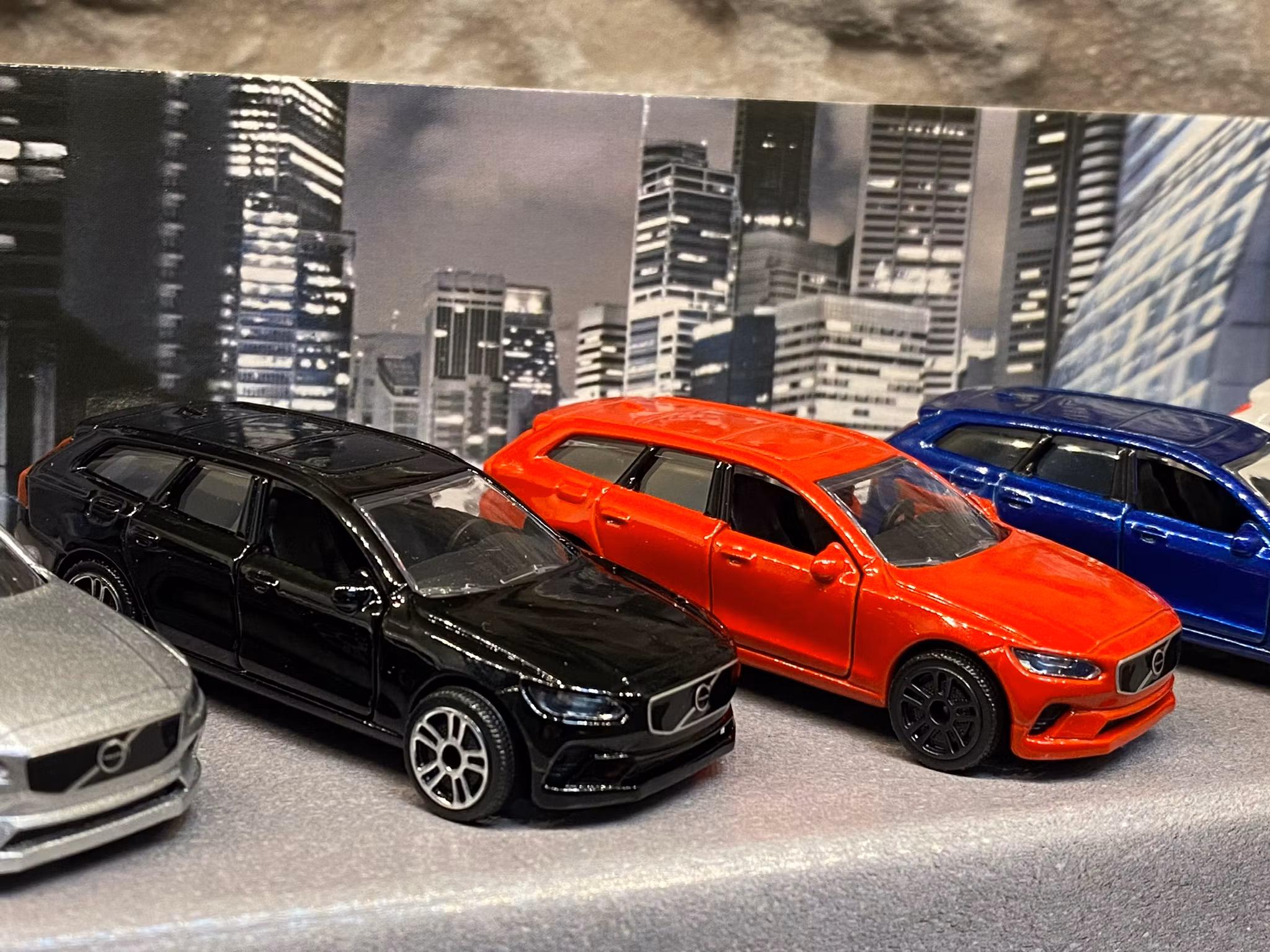 NEW! Skala 1/64 Volvo V90 Giftpack 5-pack fr Majorette