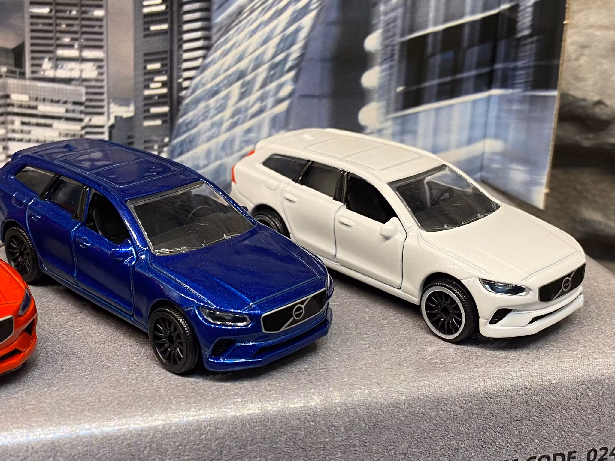 NEW! Skala 1/64 Volvo V90 Giftpack 5-pack fr Majorette