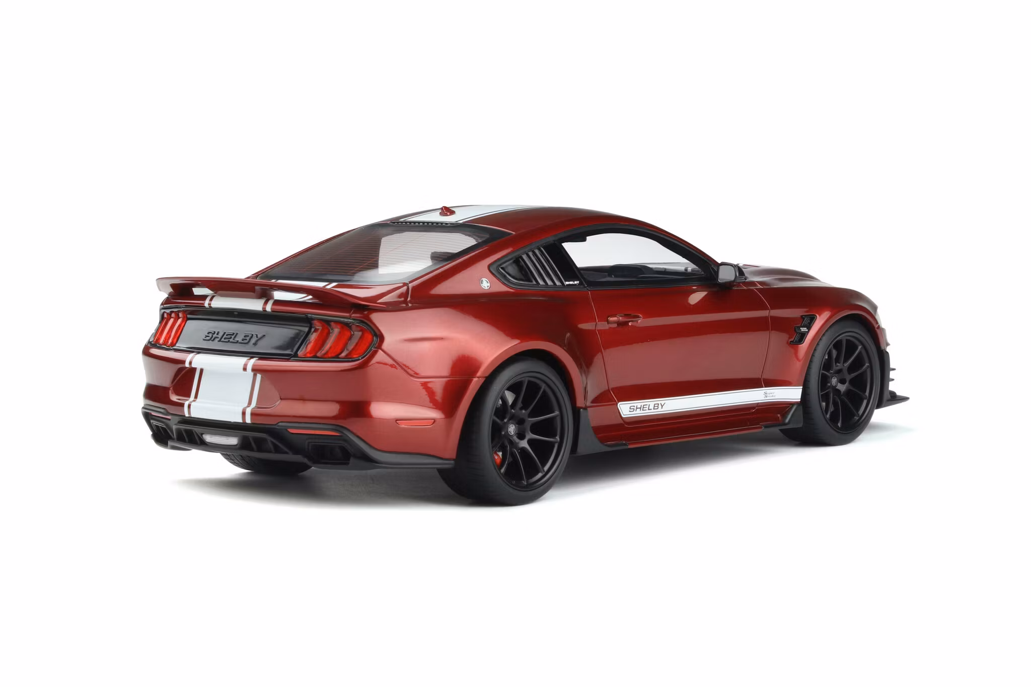 Skala 1/18 Shelby Mustang Super Snake Coupe fr GT Spirit (GT-397)