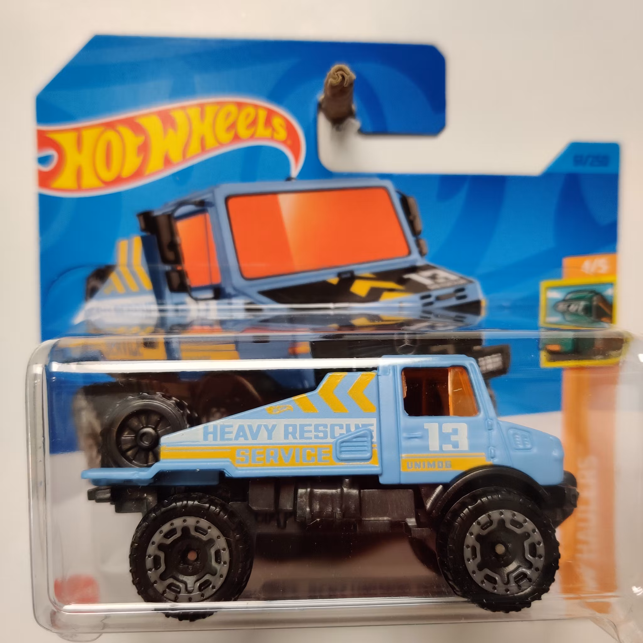 Skala 1/64, Hot Wheels: Mercedes-Benz Unimog 1300L