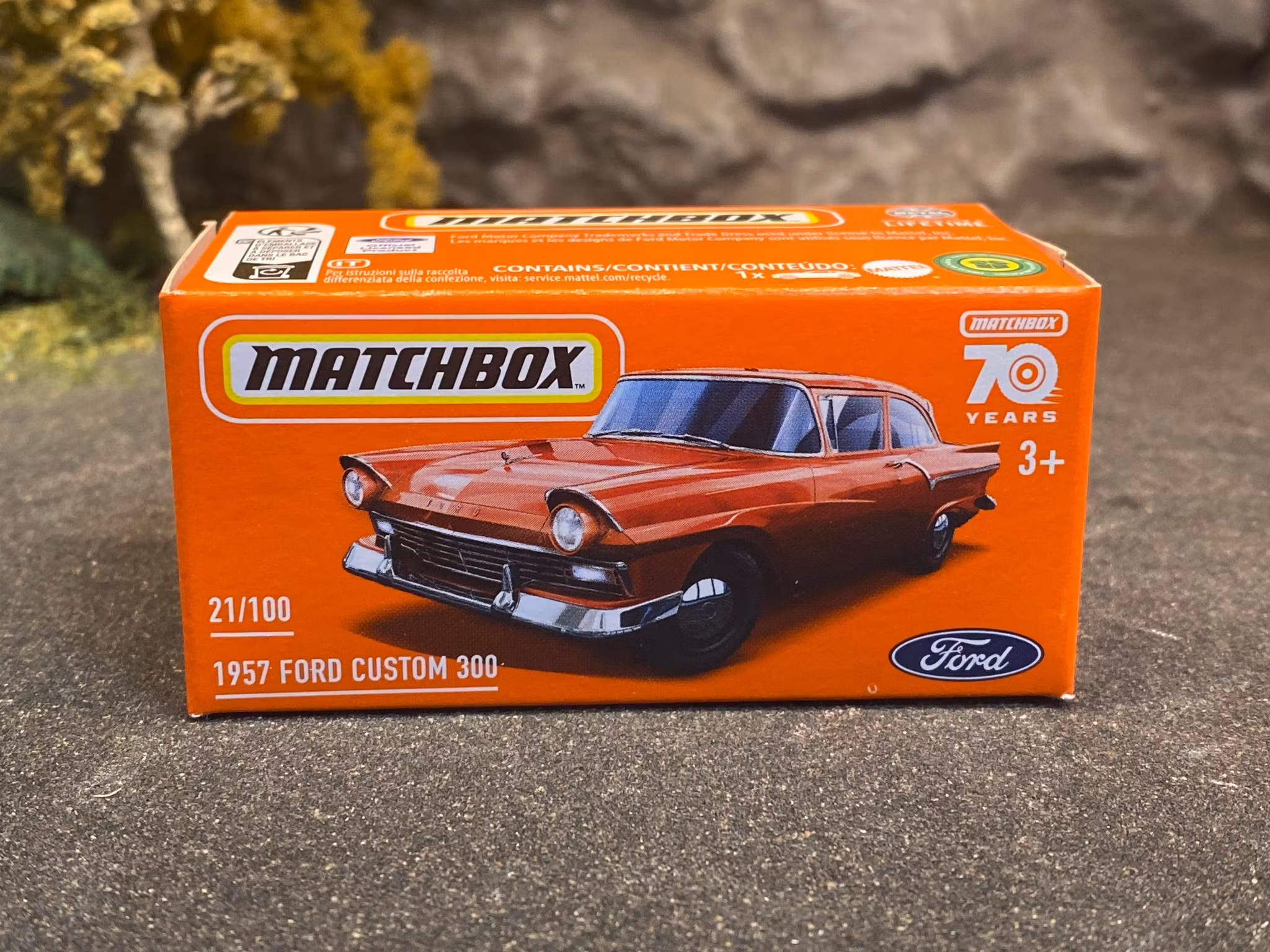 Skala 1/64 Matchbox 70-years: Ford Custom 300