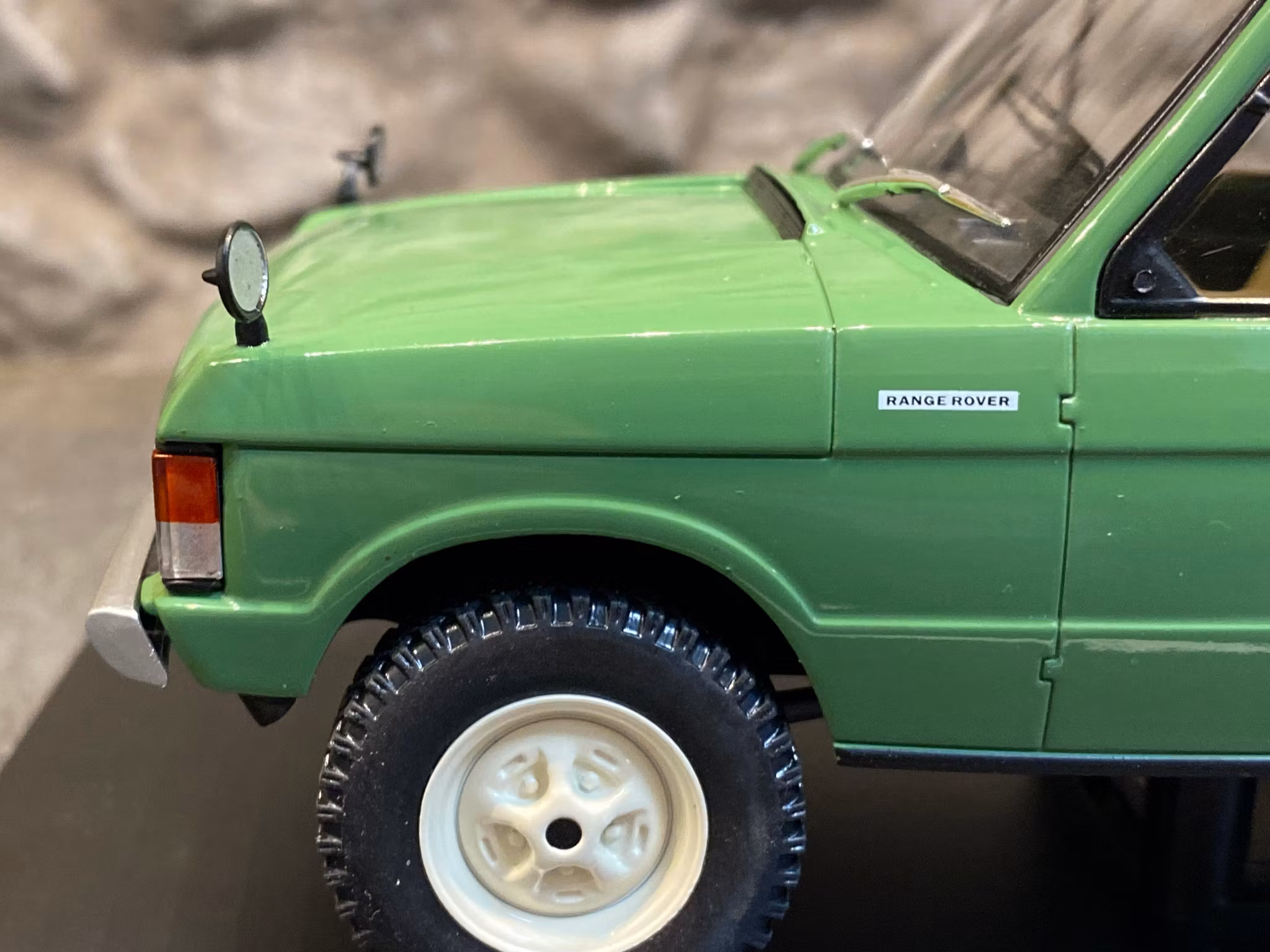 Skala 1/24 Range Rover Classic, Moss-Green fr WhiteBox