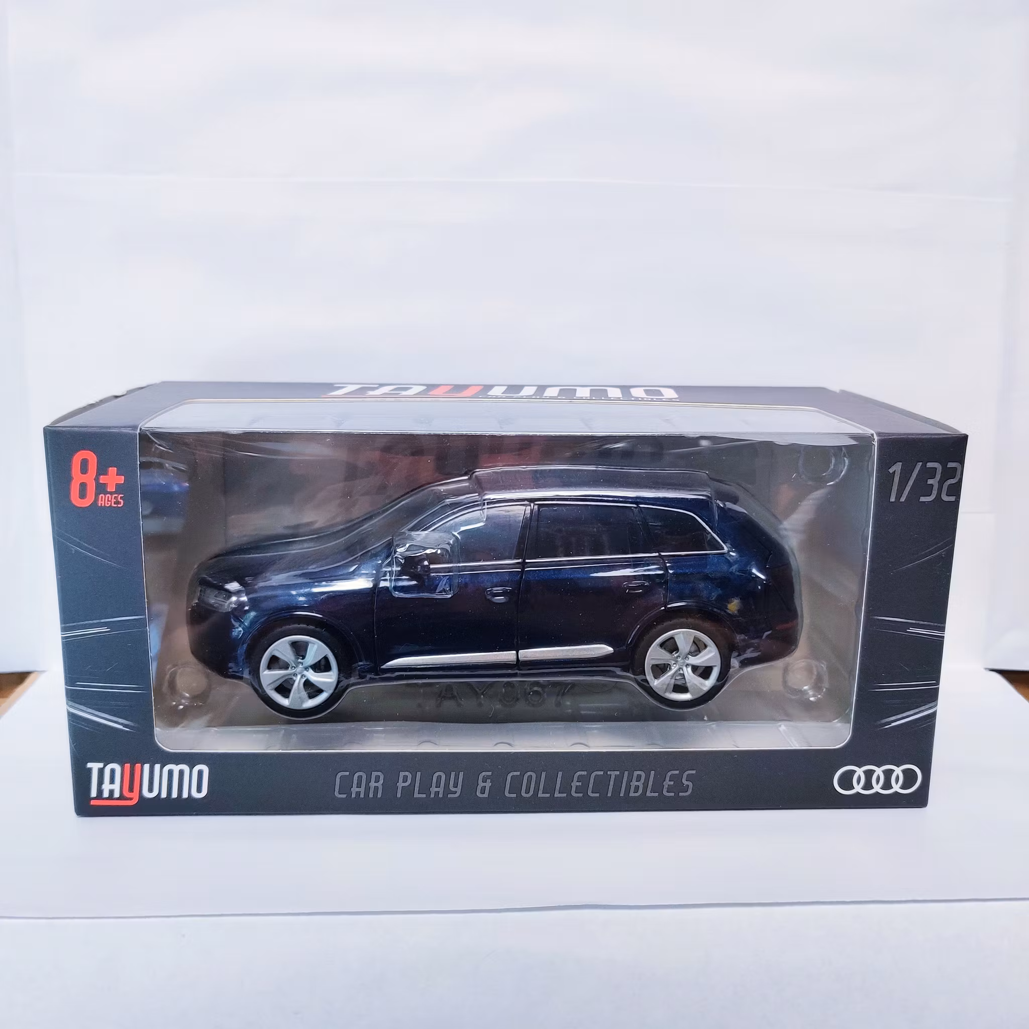 Skala 1/32 Audi Q7, Mörkblå metallic från Tayumo