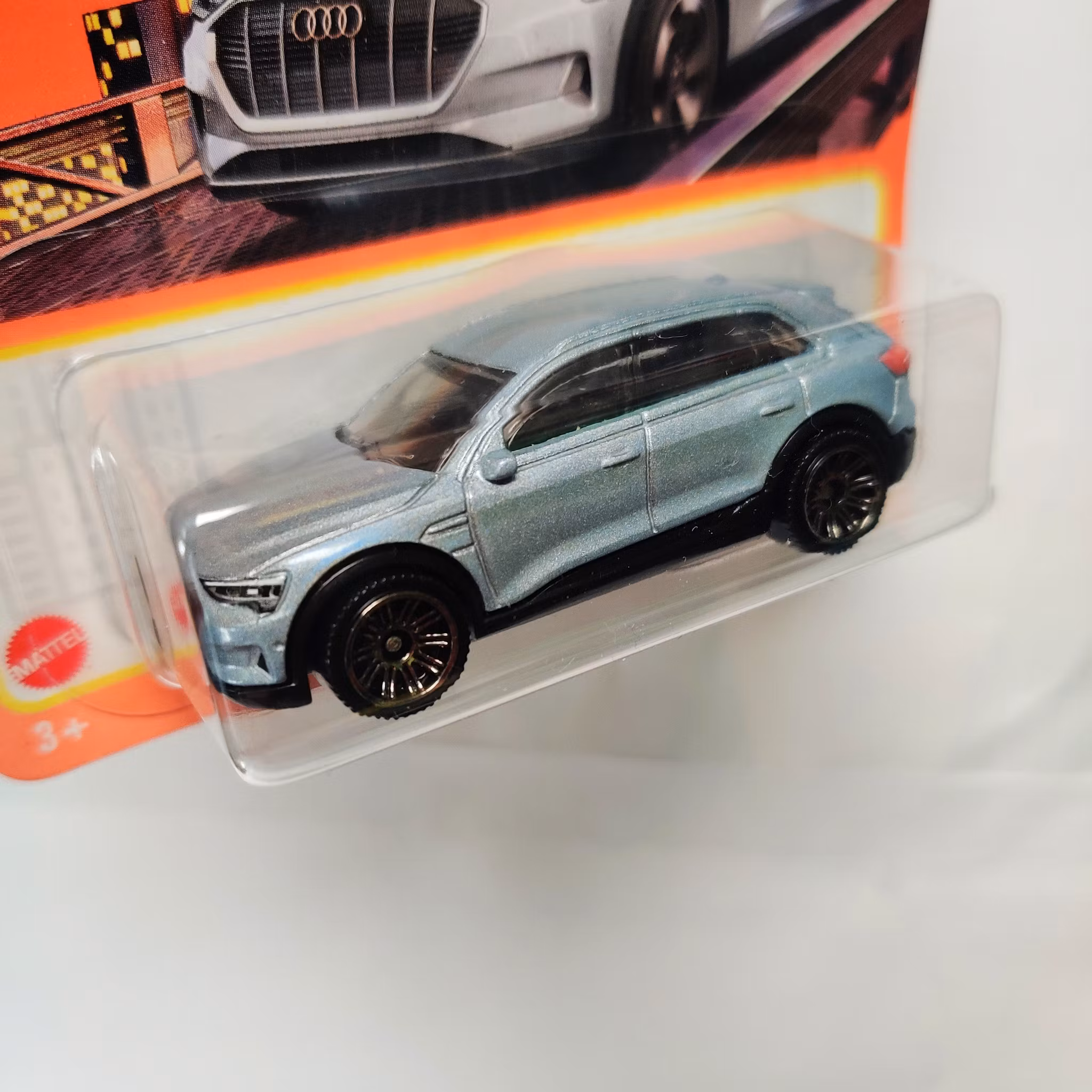 Skala 1/64 Matchbox 70 years - Audi E-Tron