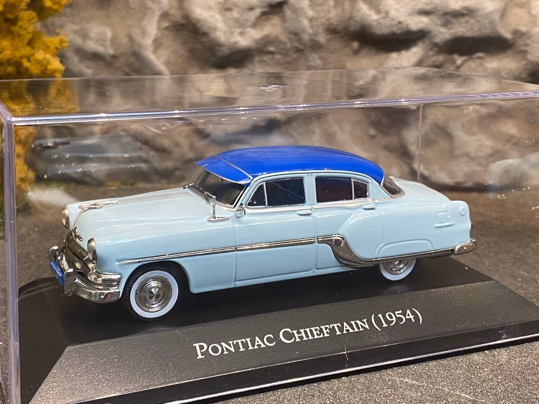 Skala 1/43 1954 Pontiac Chieftain - Route 66 series, Blue fr Eaglemoss LTD