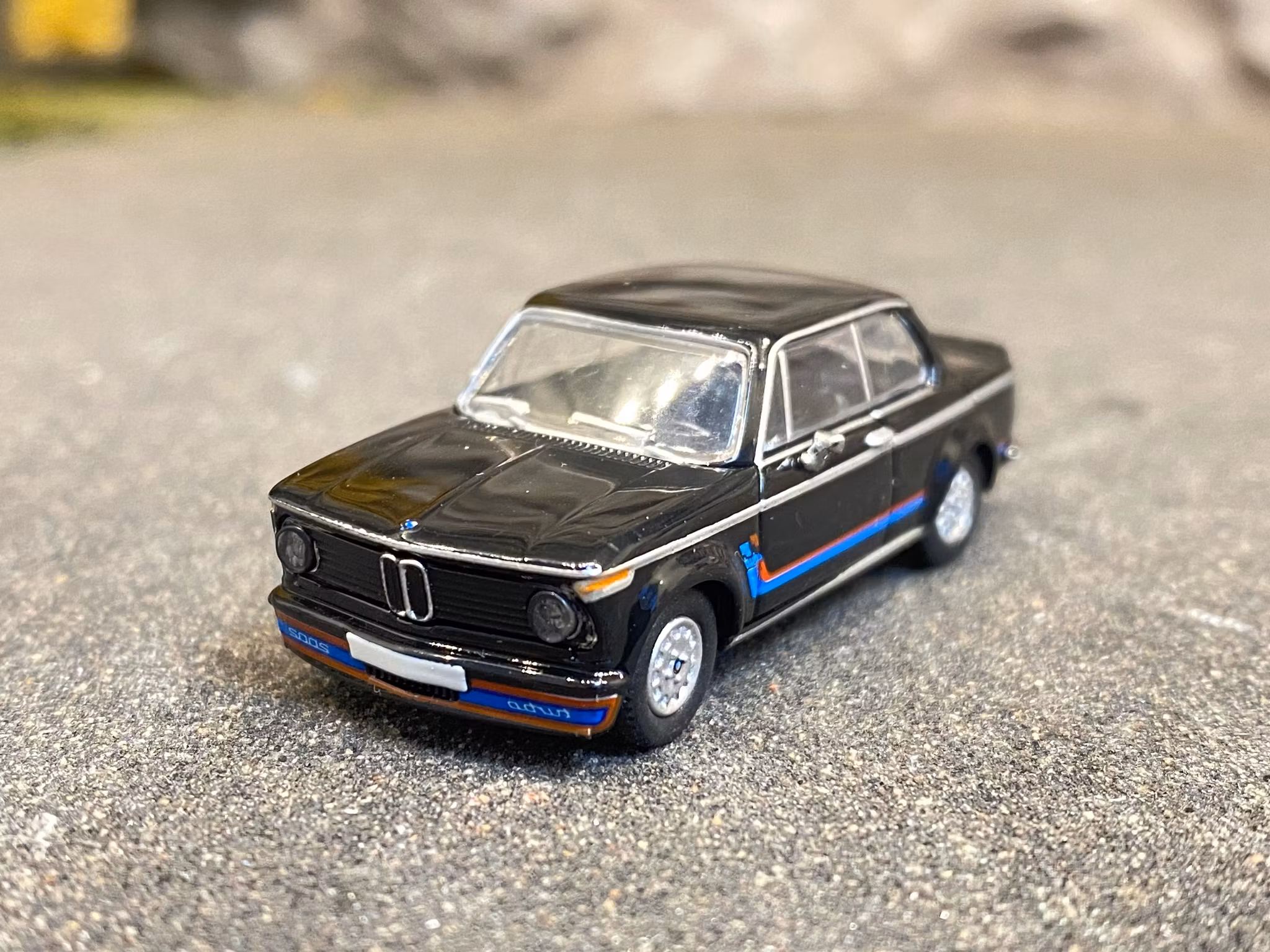 Skala 1/87 - BMW 2002 Turbo, black/Decorated, 1973 fr PCX87