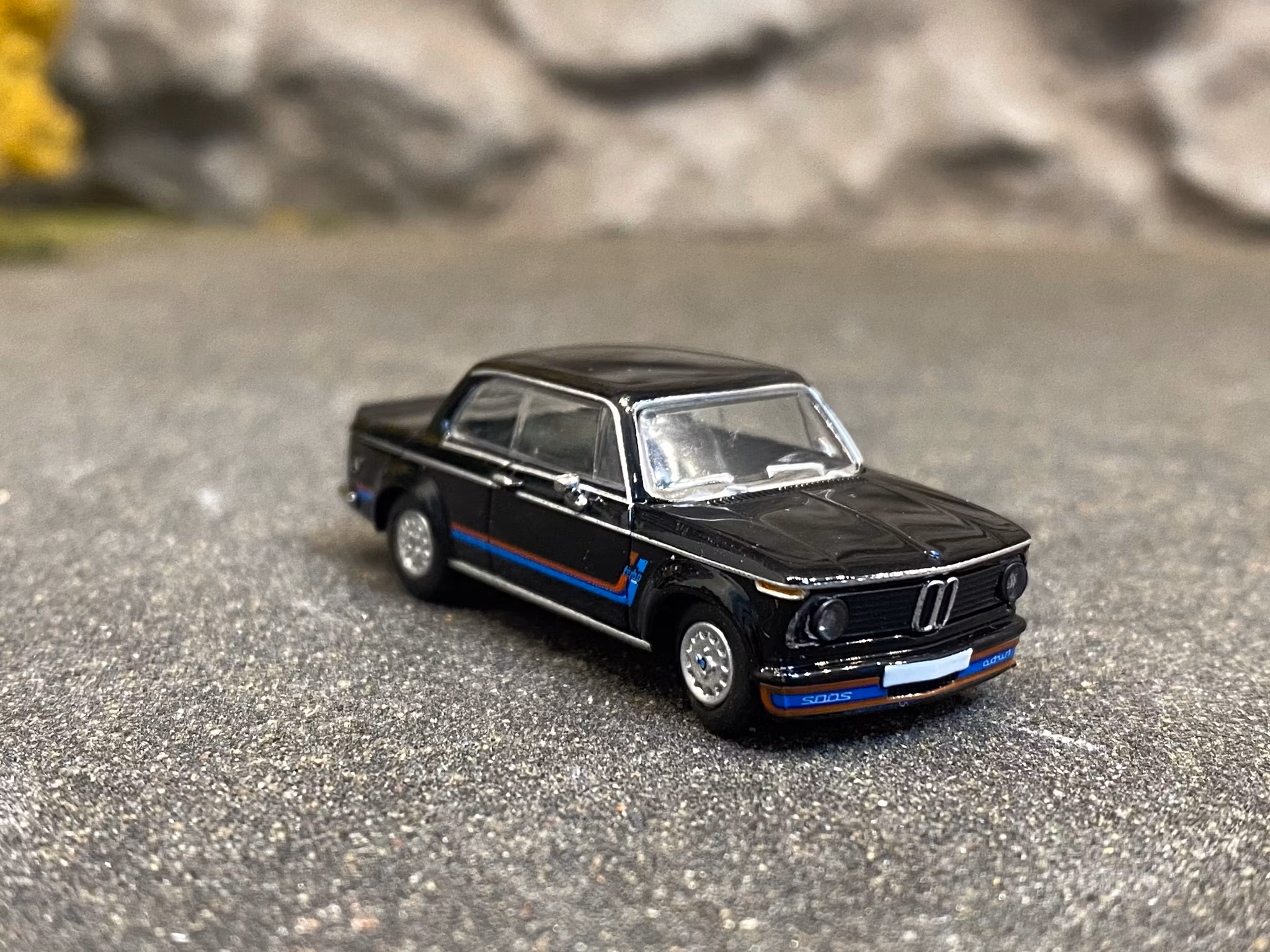 Skala 1/87 - BMW 2002 Turbo, black/Decorated, 1973 fr PCX87